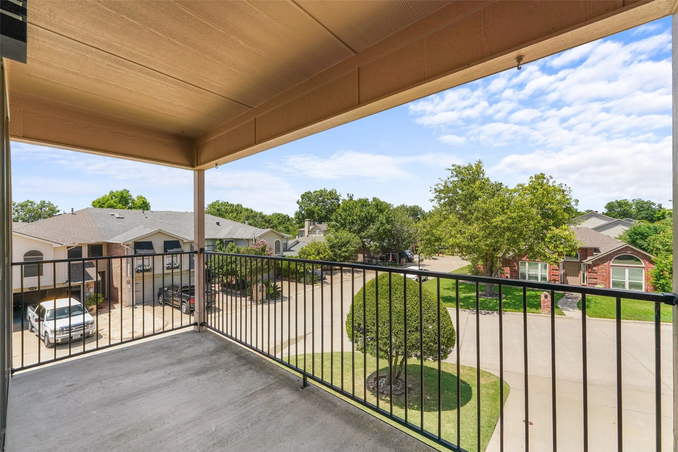 Townhouse For Rent in Rockwall County , 511 Mariner Drive, Rockwall, Texas 75032, 3 Bedroom, 3 Bathroom, 2 Garage spaces, 1,874 Sqft, built in 2003, mls#21387660, Real Estate Agent in Rockwall, Homes For Rent in Rockwall county, Homes For Rent in Rockwall, Realtor in Rockwall Texas, Real Estate Brokerage Independent Realty Texas, Luminita Cordes Realtor