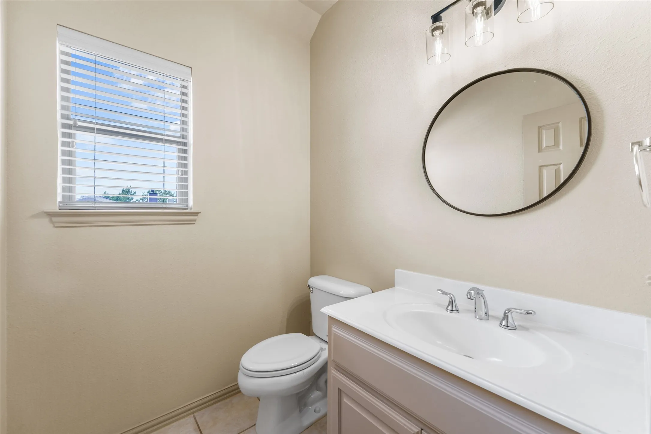 Townhouse For Rent in Rockwall County , 511 Mariner Drive, Rockwall, Texas 75032, 3 Bedroom, 3 Bathroom, 2 Garage spaces, 1,874 Sqft, built in 2003, mls#21387660, Real Estate Agent in Rockwall, Homes For Rent in Rockwall county, Homes For Rent in Rockwall, Realtor in Rockwall Texas, Real Estate Brokerage Independent Realty Texas, Luminita Cordes Realtor