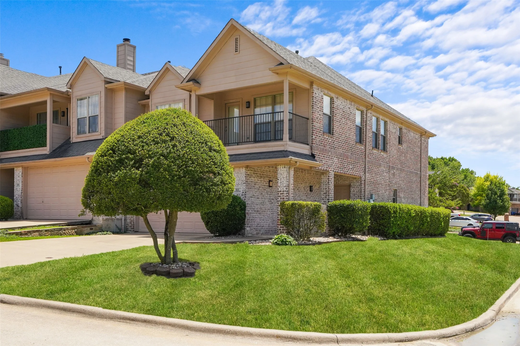 Townhouse For Rent in Rockwall County , 511 Mariner Drive, Rockwall, Texas 75032, 3 Bedroom, 3 Bathroom, 2 Garage spaces, 1,874 Sqft, built in 2003, mls#21387660, Real Estate Agent in Rockwall, Homes For Rent in Rockwall county, Homes For Rent in Rockwall, Realtor in Rockwall Texas, Real Estate Brokerage Independent Realty Texas, Luminita Cordes Realtor