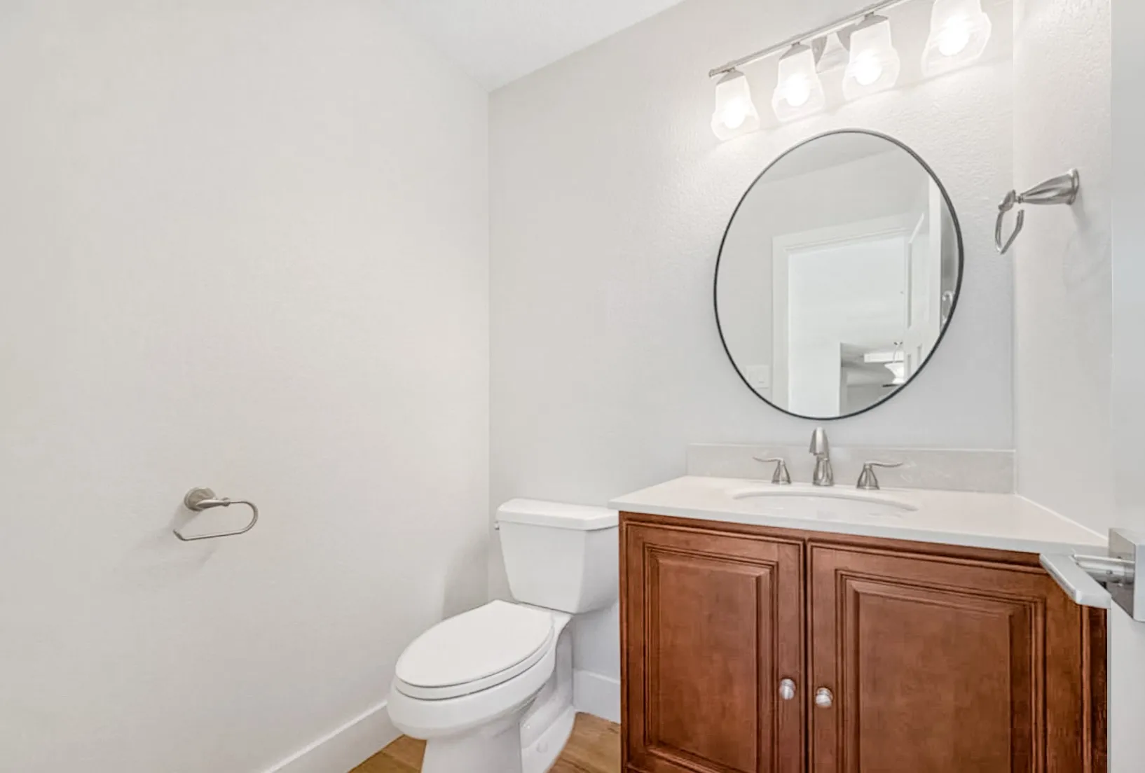 Single Family Residence For Sale in Denton County , 2711 Vistaview Drive, Corinth, Texas 76210, 4 Bedroom, 3 Bathroom, 2 Garage spaces, 3,056 Sqft, built in 1994, mls#21387662, Real Estate Agent in Corinth, Homes For Sale in Denton county, Homes For Sale in Corinth, Realtor in Corinth Texas, Real Estate Brokerage Independent Realty Texas, Luminita Cordes Realtor