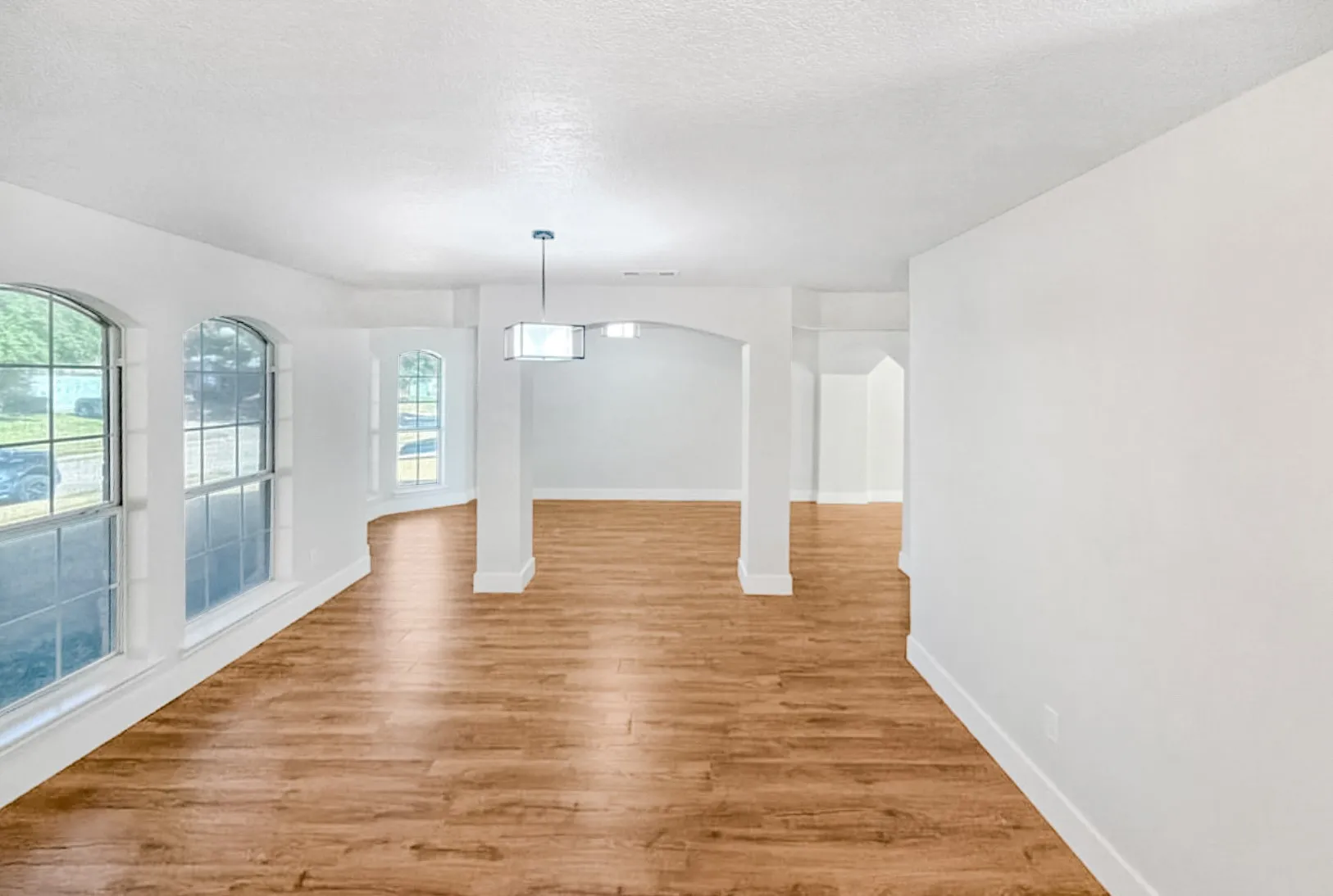 Single Family Residence For Sale in Denton County , 2711 Vistaview Drive, Corinth, Texas 76210, 4 Bedroom, 3 Bathroom, 2 Garage spaces, 3,056 Sqft, built in 1994, mls#21387662, Real Estate Agent in Corinth, Homes For Sale in Denton county, Homes For Sale in Corinth, Realtor in Corinth Texas, Real Estate Brokerage Independent Realty Texas, Luminita Cordes Realtor