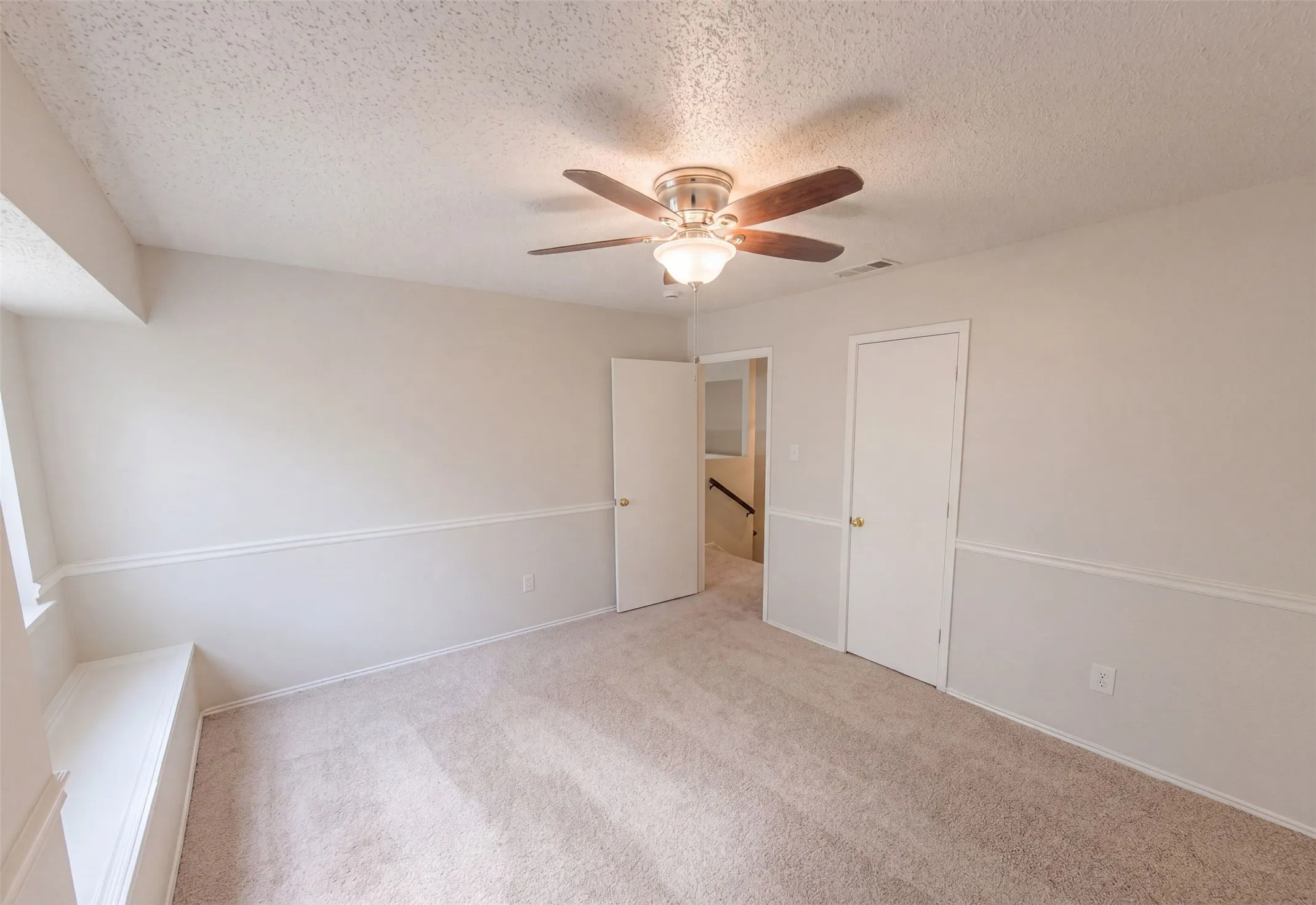 Single Family Residence For Sale in Denton County , 2711 Vistaview Drive, Corinth, Texas 76210, 4 Bedroom, 3 Bathroom, 2 Garage spaces, 3,056 Sqft, built in 1994, mls#21387662, Real Estate Agent in Corinth, Homes For Sale in Denton county, Homes For Sale in Corinth, Realtor in Corinth Texas, Real Estate Brokerage Independent Realty Texas, Luminita Cordes Realtor