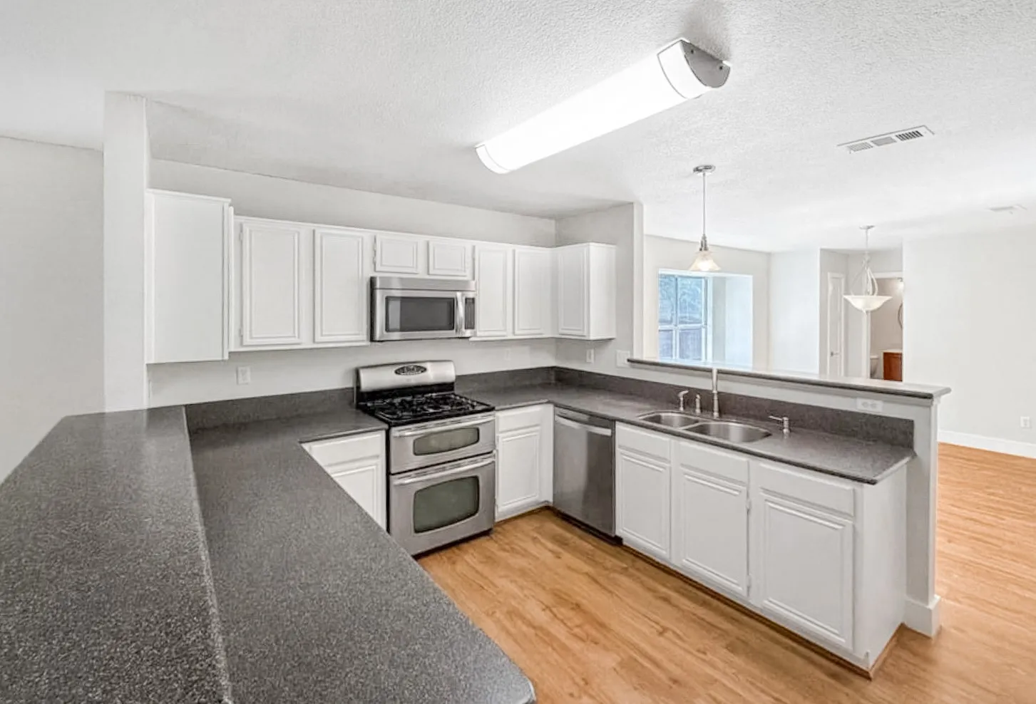 Single Family Residence For Sale in Denton County , 2711 Vistaview Drive, Corinth, Texas 76210, 4 Bedroom, 3 Bathroom, 2 Garage spaces, 3,056 Sqft, built in 1994, mls#21387662, Real Estate Agent in Corinth, Homes For Sale in Denton county, Homes For Sale in Corinth, Realtor in Corinth Texas, Real Estate Brokerage Independent Realty Texas, Luminita Cordes Realtor