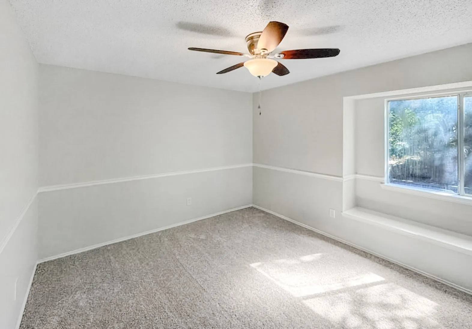 Single Family Residence For Sale in Denton County , 2711 Vistaview Drive, Corinth, Texas 76210, 4 Bedroom, 3 Bathroom, 2 Garage spaces, 3,056 Sqft, built in 1994, mls#21387662, Real Estate Agent in Corinth, Homes For Sale in Denton county, Homes For Sale in Corinth, Realtor in Corinth Texas, Real Estate Brokerage Independent Realty Texas, Luminita Cordes Realtor