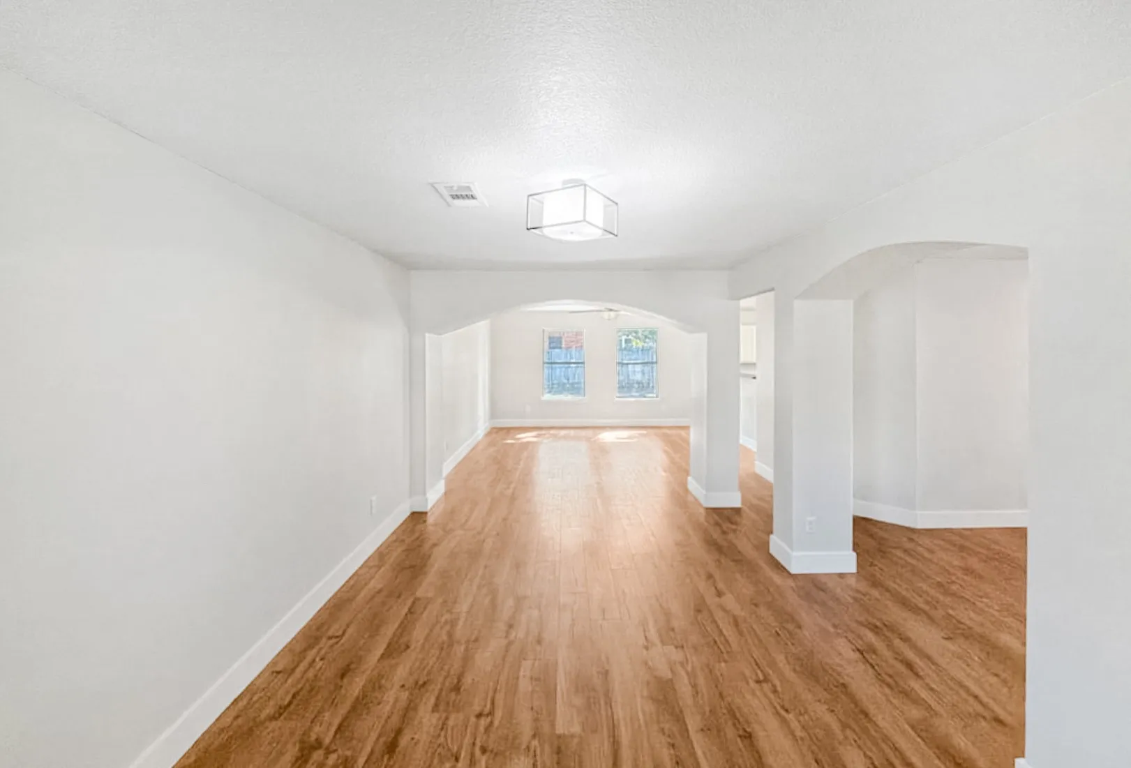 Single Family Residence For Sale in Denton County , 2711 Vistaview Drive, Corinth, Texas 76210, 4 Bedroom, 3 Bathroom, 2 Garage spaces, 3,056 Sqft, built in 1994, mls#21387662, Real Estate Agent in Corinth, Homes For Sale in Denton county, Homes For Sale in Corinth, Realtor in Corinth Texas, Real Estate Brokerage Independent Realty Texas, Luminita Cordes Realtor