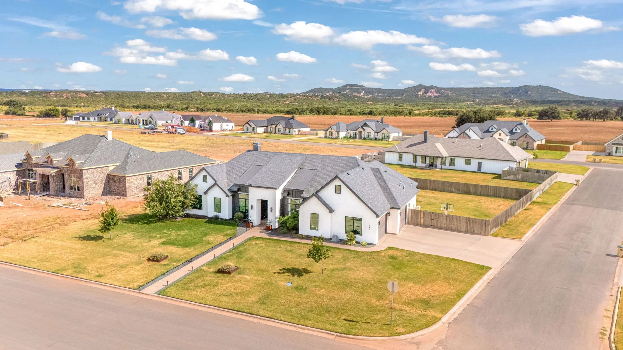 Single Family Residence For Sale in Taylor County , 141 Gainesway Drive, Abilene, Texas 79606, 4 Bedroom, 4 Bathroom, 2 Garage spaces, 3,230 Sqft, built in 2023, mls#21387664, Real Estate Agent in Abilene, Homes For Sale in Taylor county, Homes For Sale in Abilene, Realtor in Abilene Texas, Real Estate Brokerage Independent Realty Texas, Luminita Cordes Realtor