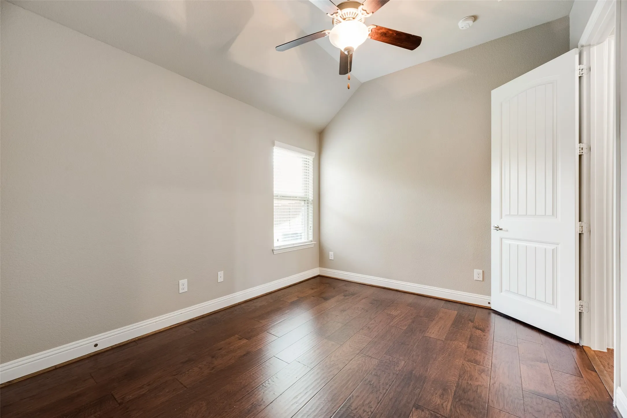 Single Family Residence For Rent in Collin County , 4304 Caney Creek Circle, Prosper, Texas 75078, 4 Bedroom, 3 Bathroom, 2 Garage spaces, 2,750 Sqft, built in 2018, mls#21387665, Real Estate Agent in Prosper, Homes For Rent in Collin county, Homes For Rent in Prosper, Realtor in Prosper Texas, Real Estate Brokerage Independent Realty Texas, Luminita Cordes Realtor