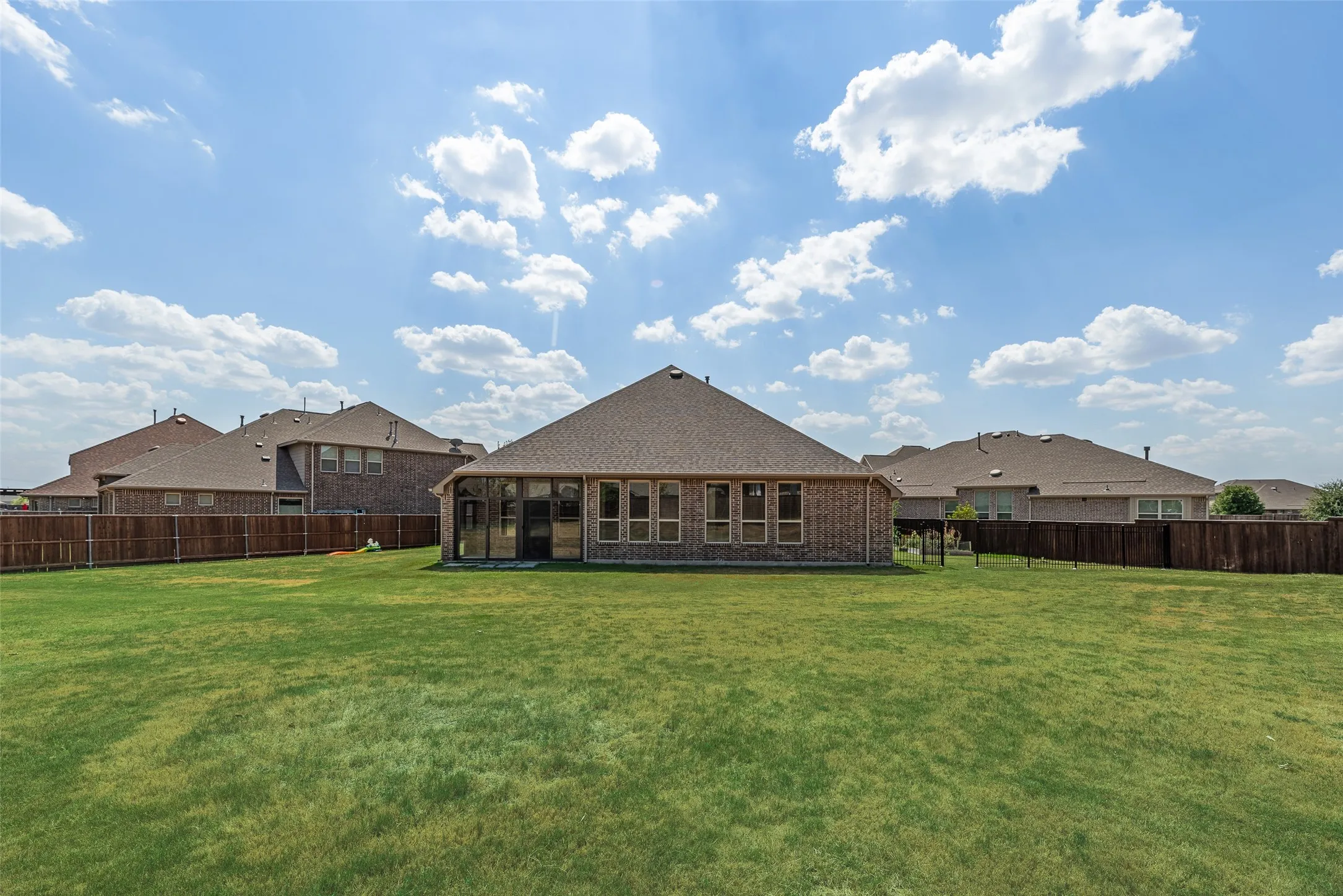 Single Family Residence For Rent in Collin County , 4304 Caney Creek Circle, Prosper, Texas 75078, 4 Bedroom, 3 Bathroom, 2 Garage spaces, 2,750 Sqft, built in 2018, mls#21387665, Real Estate Agent in Prosper, Homes For Rent in Collin county, Homes For Rent in Prosper, Realtor in Prosper Texas, Real Estate Brokerage Independent Realty Texas, Luminita Cordes Realtor