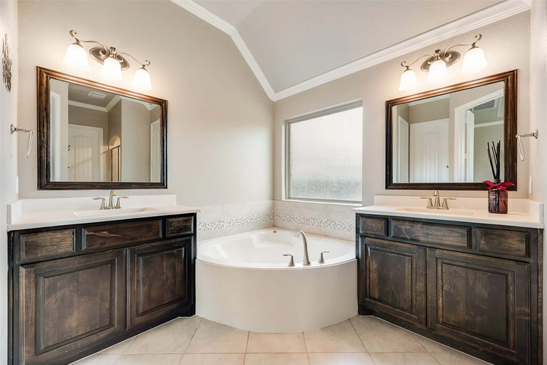 Single Family Residence For Rent in Collin County , 4304 Caney Creek Circle, Prosper, Texas 75078, 4 Bedroom, 3 Bathroom, 2 Garage spaces, 2,750 Sqft, built in 2018, mls#21387665, Real Estate Agent in Prosper, Homes For Rent in Collin county, Homes For Rent in Prosper, Realtor in Prosper Texas, Real Estate Brokerage Independent Realty Texas, Luminita Cordes Realtor