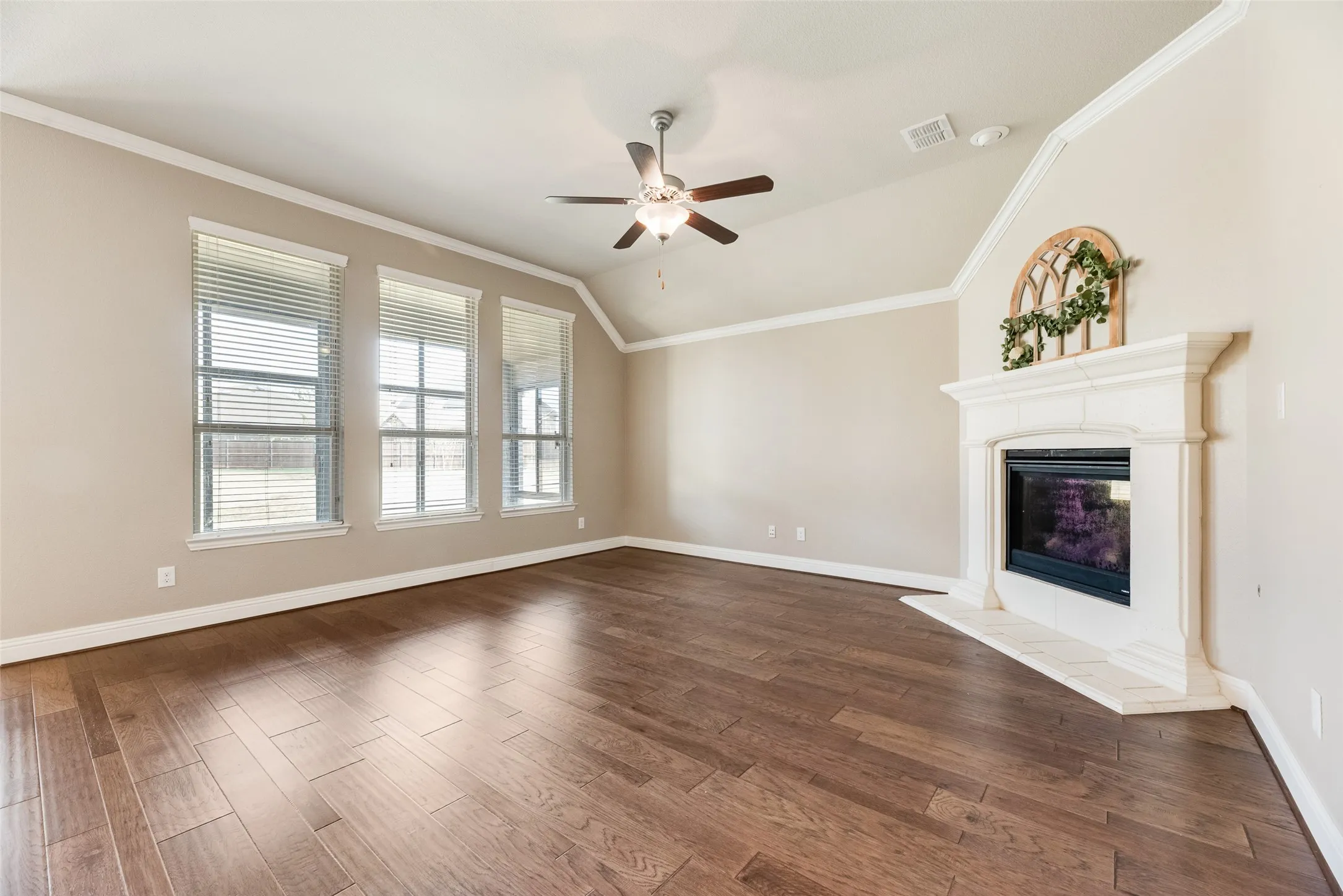 Single Family Residence For Rent in Collin County , 4304 Caney Creek Circle, Prosper, Texas 75078, 4 Bedroom, 3 Bathroom, 2 Garage spaces, 2,750 Sqft, built in 2018, mls#21387665, Real Estate Agent in Prosper, Homes For Rent in Collin county, Homes For Rent in Prosper, Realtor in Prosper Texas, Real Estate Brokerage Independent Realty Texas, Luminita Cordes Realtor