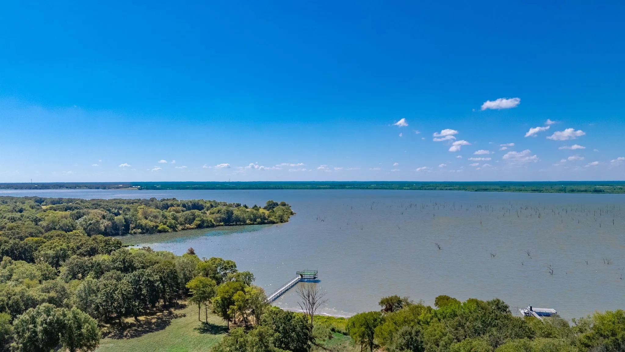 Single Family Residence For Sale in Hunt County , 3269 Callaway Lane, Quinlan, Texas 75474, 1 Bedroom, 1 Bathroom, 3 Garage spaces, 1,040 Sqft, built in 2006, mls#21387606, Real Estate Agent in Quinlan, Homes For Sale in Hunt county, Homes For Sale in Quinlan, Realtor in Quinlan Texas, Real Estate Brokerage Independent Realty Texas, Luminita Cordes Realtor