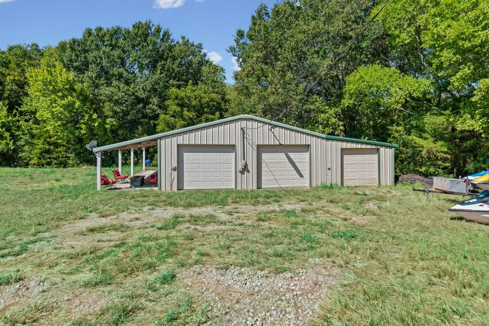 Single Family Residence For Sale in Hunt County , 3269 Callaway Lane, Quinlan, Texas 75474, 1 Bedroom, 1 Bathroom, 3 Garage spaces, 1,040 Sqft, built in 2006, mls#21387606, Real Estate Agent in Quinlan, Homes For Sale in Hunt county, Homes For Sale in Quinlan, Realtor in Quinlan Texas, Real Estate Brokerage Independent Realty Texas, Luminita Cordes Realtor