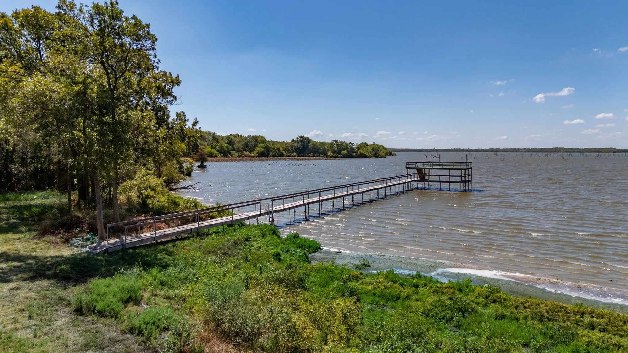 Single Family Residence For Sale in Hunt County , 3269 Callaway Lane, Quinlan, Texas 75474, 1 Bedroom, 1 Bathroom, 3 Garage spaces, 1,040 Sqft, built in 2006, mls#21387606, Real Estate Agent in Quinlan, Homes For Sale in Hunt county, Homes For Sale in Quinlan, Realtor in Quinlan Texas, Real Estate Brokerage Independent Realty Texas, Luminita Cordes Realtor