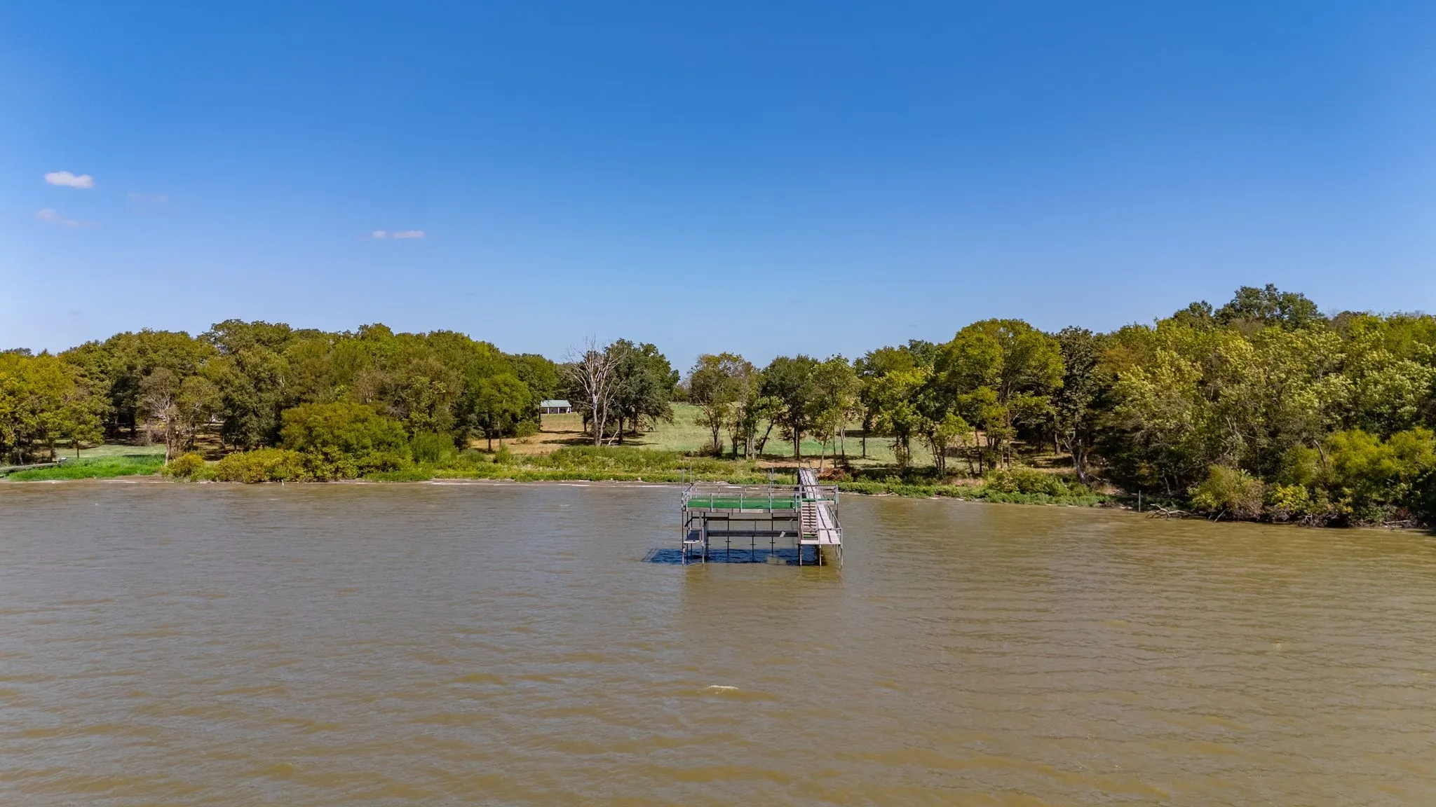 Single Family Residence For Sale in Hunt County , 3269 Callaway Lane, Quinlan, Texas 75474, 1 Bedroom, 1 Bathroom, 3 Garage spaces, 1,040 Sqft, built in 2006, mls#21387606, Real Estate Agent in Quinlan, Homes For Sale in Hunt county, Homes For Sale in Quinlan, Realtor in Quinlan Texas, Real Estate Brokerage Independent Realty Texas, Luminita Cordes Realtor