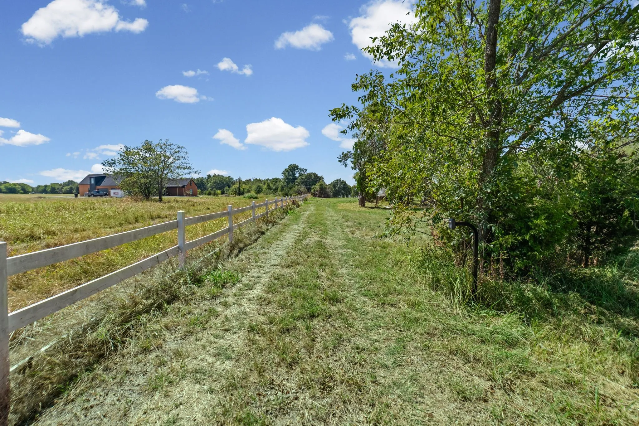 Single Family Residence For Sale in Hunt County , 3269 Callaway Lane, Quinlan, Texas 75474, 1 Bedroom, 1 Bathroom, 3 Garage spaces, 1,040 Sqft, built in 2006, mls#21387606, Real Estate Agent in Quinlan, Homes For Sale in Hunt county, Homes For Sale in Quinlan, Realtor in Quinlan Texas, Real Estate Brokerage Independent Realty Texas, Luminita Cordes Realtor