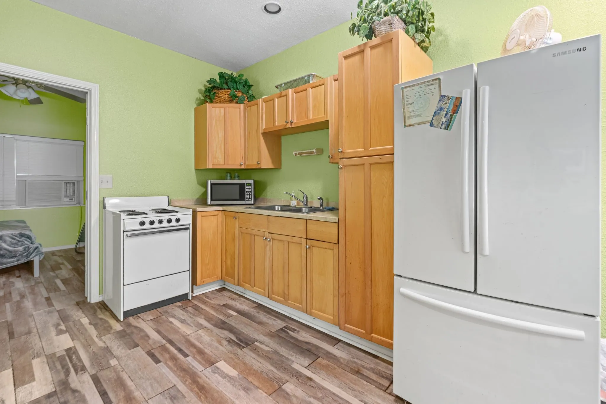 Single Family Residence For Sale in Hunt County , 3269 Callaway Lane, Quinlan, Texas 75474, 1 Bedroom, 1 Bathroom, 3 Garage spaces, 1,040 Sqft, built in 2006, mls#21387606, Real Estate Agent in Quinlan, Homes For Sale in Hunt county, Homes For Sale in Quinlan, Realtor in Quinlan Texas, Real Estate Brokerage Independent Realty Texas, Luminita Cordes Realtor