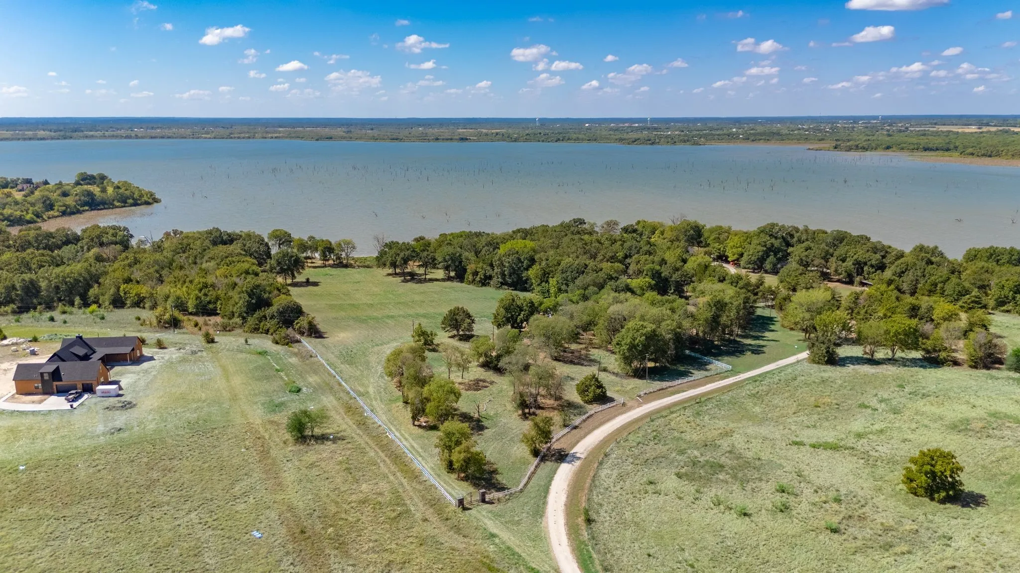 Single Family Residence For Sale in Hunt County , 3269 Callaway Lane, Quinlan, Texas 75474, 1 Bedroom, 1 Bathroom, 3 Garage spaces, 1,040 Sqft, built in 2006, mls#21387606, Real Estate Agent in Quinlan, Homes For Sale in Hunt county, Homes For Sale in Quinlan, Realtor in Quinlan Texas, Real Estate Brokerage Independent Realty Texas, Luminita Cordes Realtor