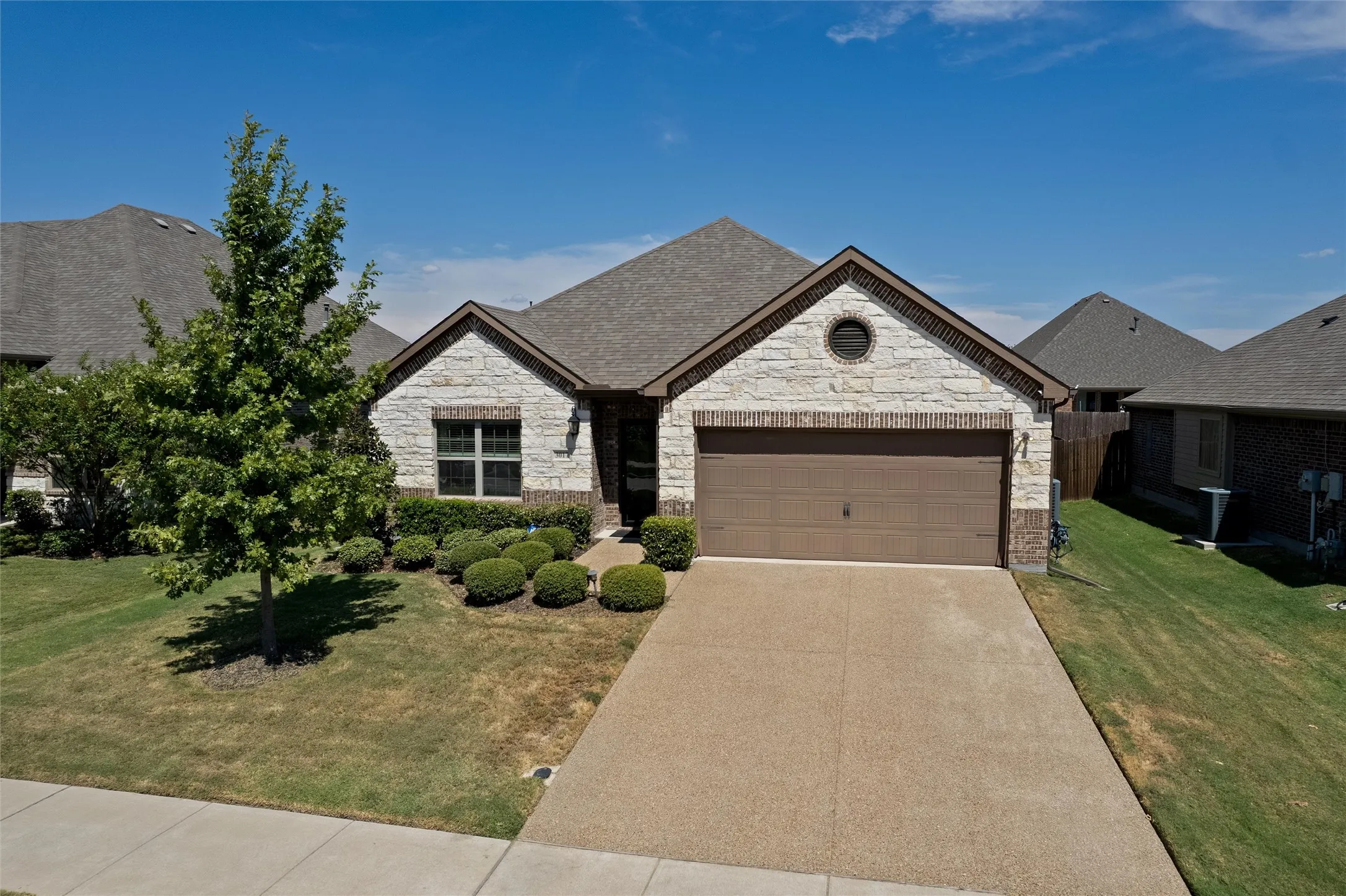 Single Family Residence For Sale in Collin County , 3017 Bobcat Drive, Melissa, Texas 75454, 3 Bedroom, 2 Bathroom, 2 Garage spaces, 1,600 Sqft, built in 2020, mls#21387685, Real Estate Agent in Melissa, Homes For Sale in Collin county, Homes For Sale in Melissa, Realtor in Melissa Texas, Real Estate Brokerage Independent Realty Texas, Luminita Cordes Realtor