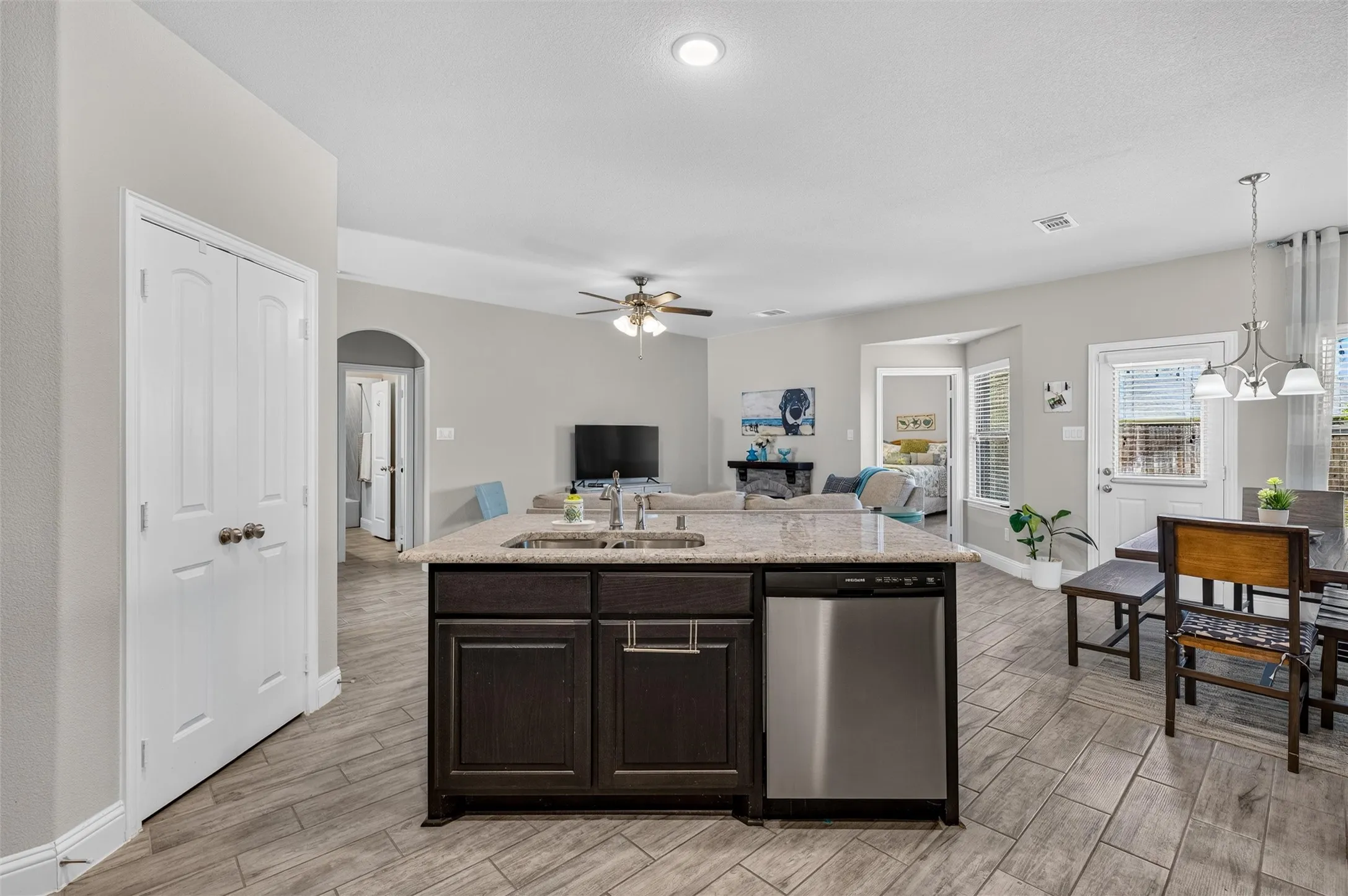 Single Family Residence For Sale in Collin County , 3017 Bobcat Drive, Melissa, Texas 75454, 3 Bedroom, 2 Bathroom, 2 Garage spaces, 1,600 Sqft, built in 2020, mls#21387685, Real Estate Agent in Melissa, Homes For Sale in Collin county, Homes For Sale in Melissa, Realtor in Melissa Texas, Real Estate Brokerage Independent Realty Texas, Luminita Cordes Realtor