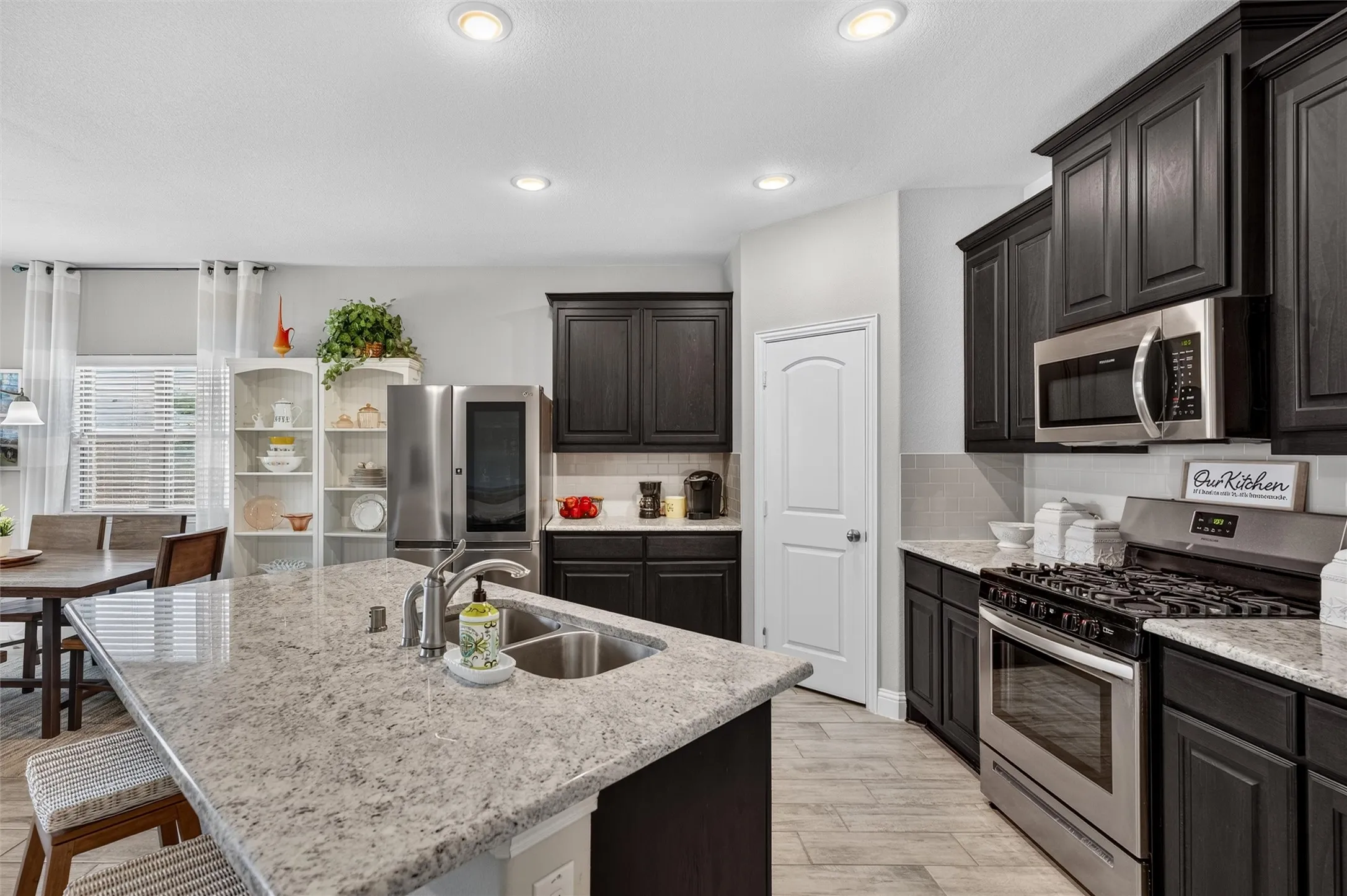 Single Family Residence For Sale in Collin County , 3017 Bobcat Drive, Melissa, Texas 75454, 3 Bedroom, 2 Bathroom, 2 Garage spaces, 1,600 Sqft, built in 2020, mls#21387685, Real Estate Agent in Melissa, Homes For Sale in Collin county, Homes For Sale in Melissa, Realtor in Melissa Texas, Real Estate Brokerage Independent Realty Texas, Luminita Cordes Realtor