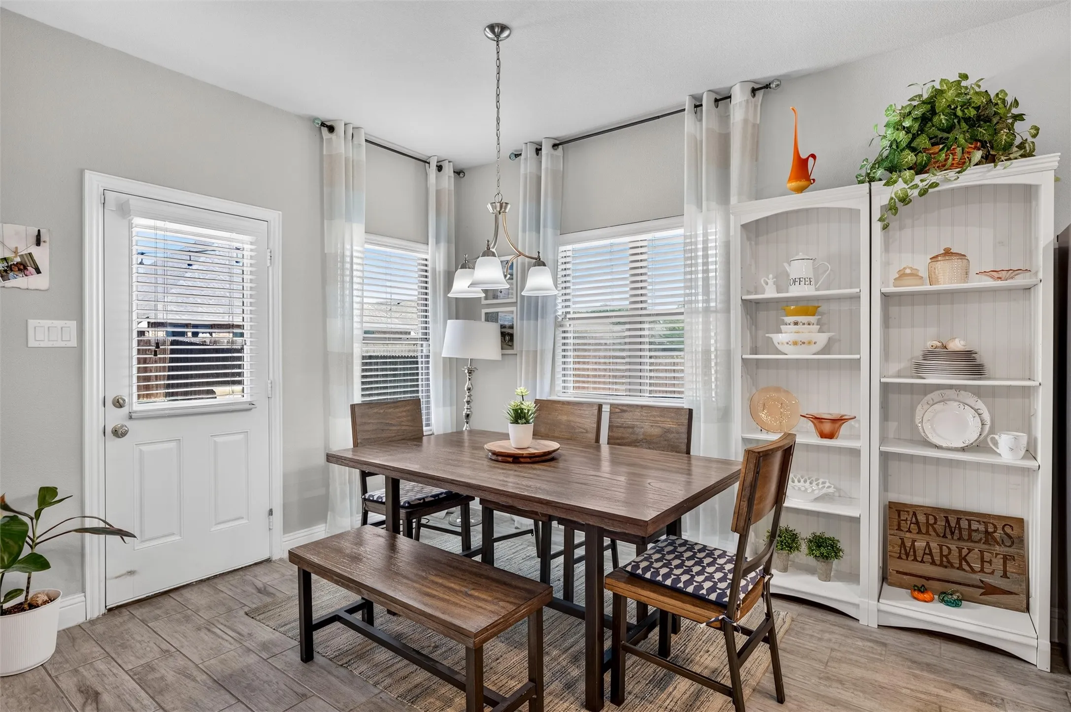 Single Family Residence For Sale in Collin County , 3017 Bobcat Drive, Melissa, Texas 75454, 3 Bedroom, 2 Bathroom, 2 Garage spaces, 1,600 Sqft, built in 2020, mls#21387685, Real Estate Agent in Melissa, Homes For Sale in Collin county, Homes For Sale in Melissa, Realtor in Melissa Texas, Real Estate Brokerage Independent Realty Texas, Luminita Cordes Realtor