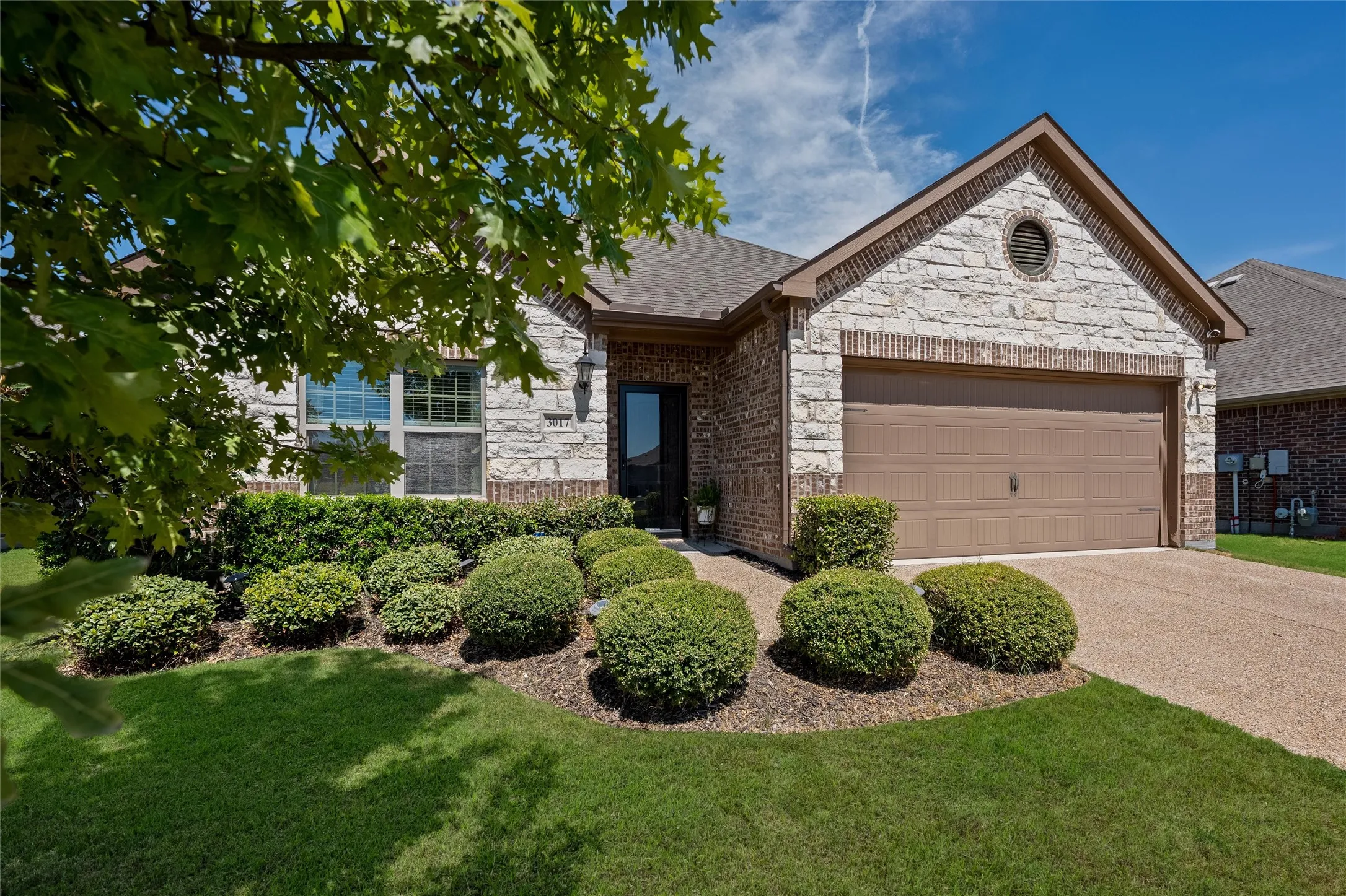 Single Family Residence For Sale in Collin County , 3017 Bobcat Drive, Melissa, Texas 75454, 3 Bedroom, 2 Bathroom, 2 Garage spaces, 1,600 Sqft, built in 2020, mls#21387685, Real Estate Agent in Melissa, Homes For Sale in Collin county, Homes For Sale in Melissa, Realtor in Melissa Texas, Real Estate Brokerage Independent Realty Texas, Luminita Cordes Realtor