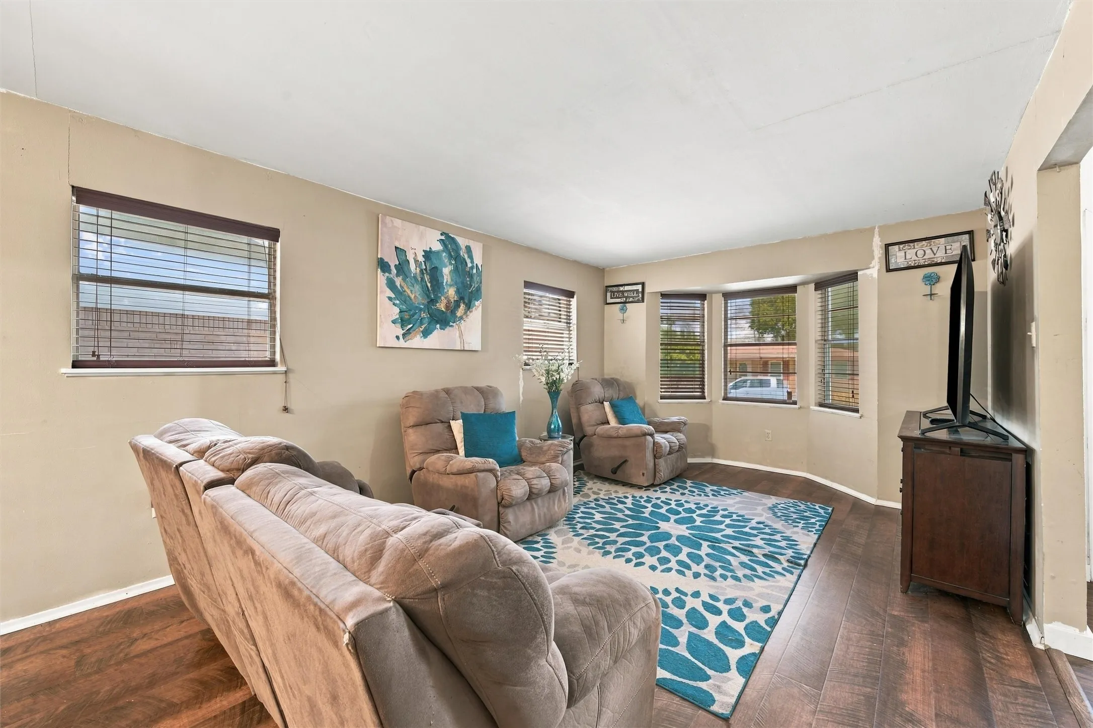 Single Family Residence For Sale in Mc Lennan County , 600 N 60th Street, Waco, Texas 76710, 3 Bedroom, 2 Bathroom, 2 Garage spaces, 1,974 Sqft, built in 1964, mls#21384979, Real Estate Agent in Waco, Homes For Sale in Mc Lennan county, Homes For Sale in Waco, Realtor in Waco Texas, Real Estate Brokerage Independent Realty Texas, Luminita Cordes Realtor