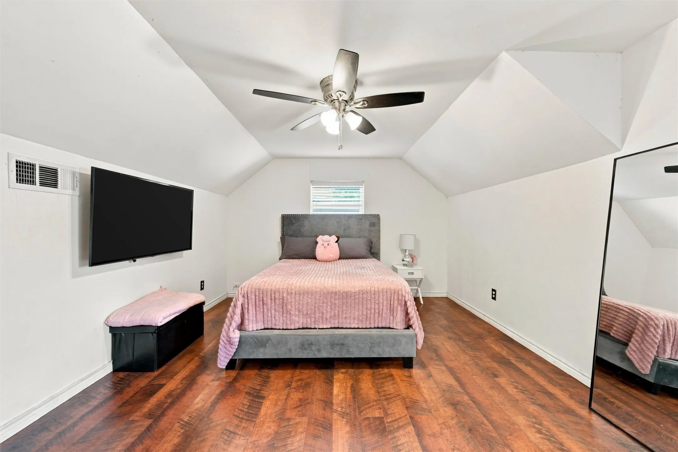 Single Family Residence For Sale in Mc Lennan County , 600 N 60th Street, Waco, Texas 76710, 3 Bedroom, 2 Bathroom, 2 Garage spaces, 1,974 Sqft, built in 1964, mls#21384979, Real Estate Agent in Waco, Homes For Sale in Mc Lennan county, Homes For Sale in Waco, Realtor in Waco Texas, Real Estate Brokerage Independent Realty Texas, Luminita Cordes Realtor
