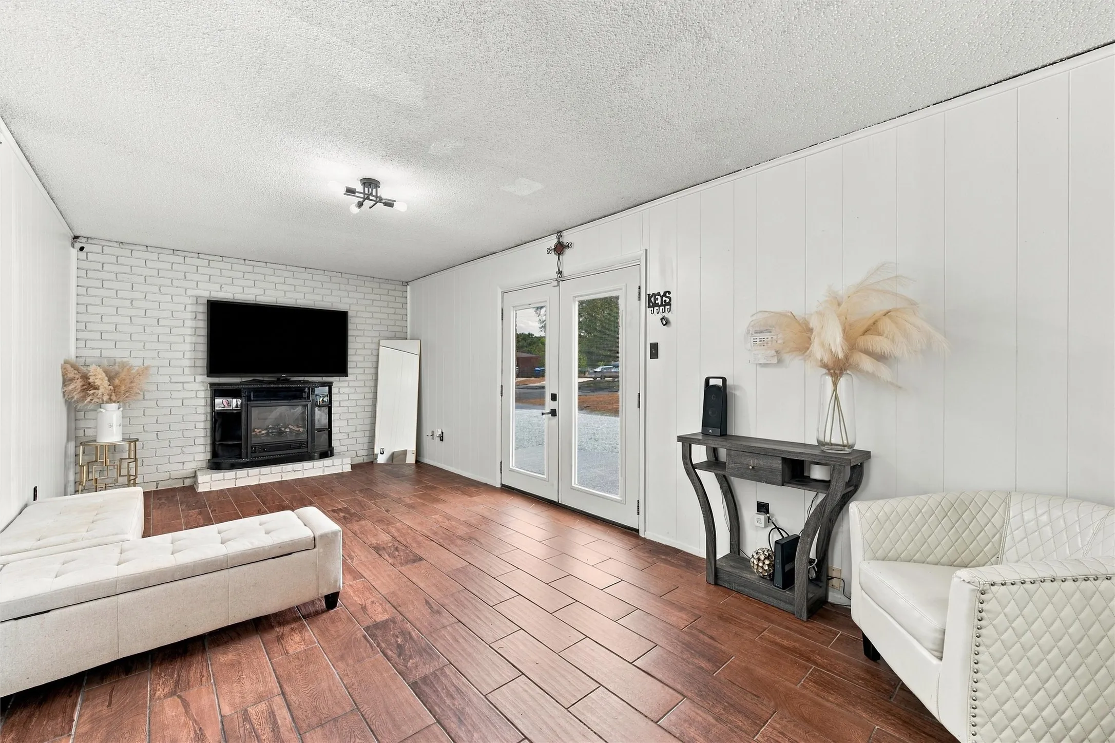 Single Family Residence For Sale in Mc Lennan County , 600 N 60th Street, Waco, Texas 76710, 3 Bedroom, 2 Bathroom, 2 Garage spaces, 1,974 Sqft, built in 1964, mls#21384979, Real Estate Agent in Waco, Homes For Sale in Mc Lennan county, Homes For Sale in Waco, Realtor in Waco Texas, Real Estate Brokerage Independent Realty Texas, Luminita Cordes Realtor