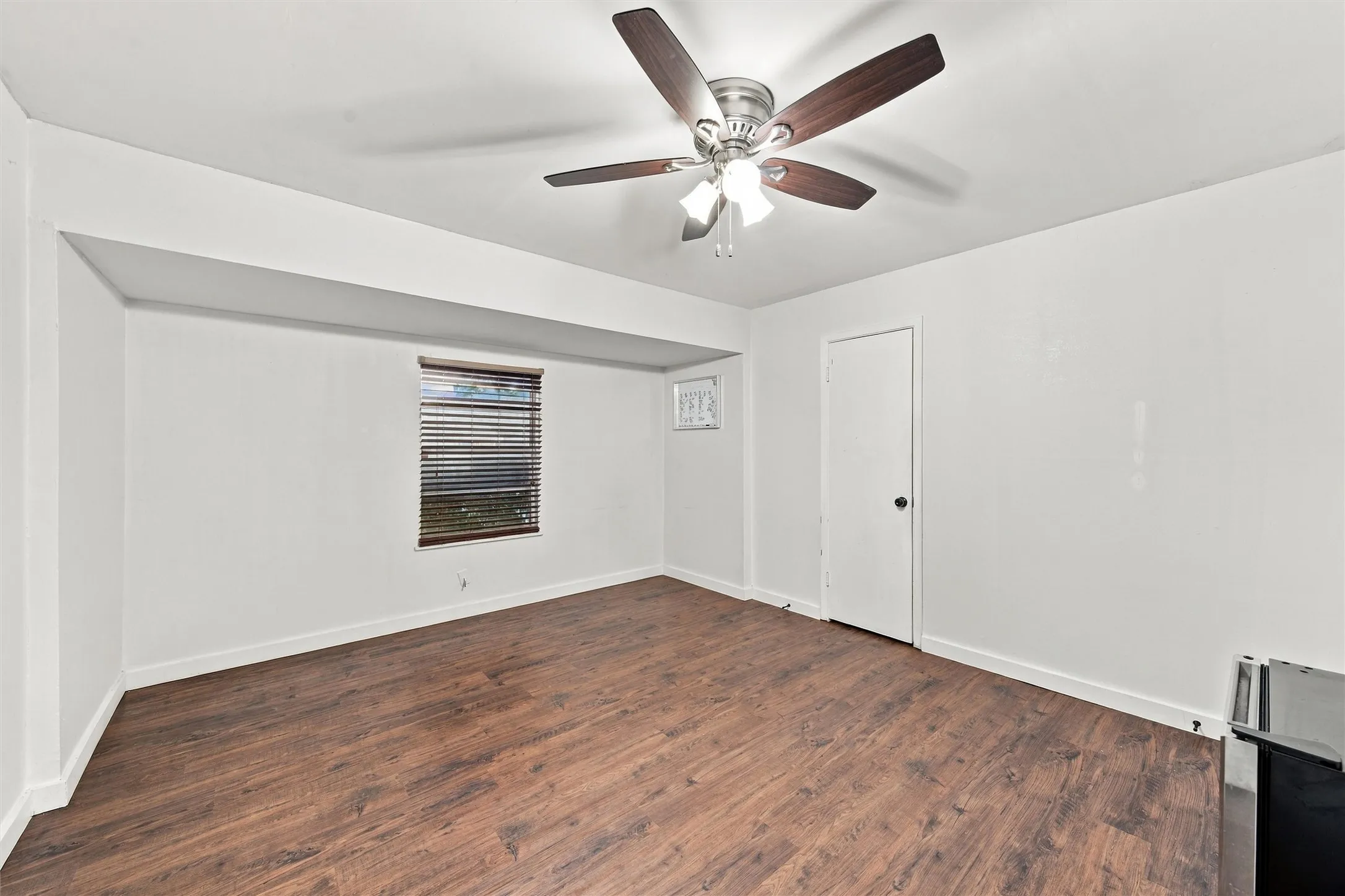 Single Family Residence For Sale in Mc Lennan County , 600 N 60th Street, Waco, Texas 76710, 3 Bedroom, 2 Bathroom, 2 Garage spaces, 1,974 Sqft, built in 1964, mls#21384979, Real Estate Agent in Waco, Homes For Sale in Mc Lennan county, Homes For Sale in Waco, Realtor in Waco Texas, Real Estate Brokerage Independent Realty Texas, Luminita Cordes Realtor