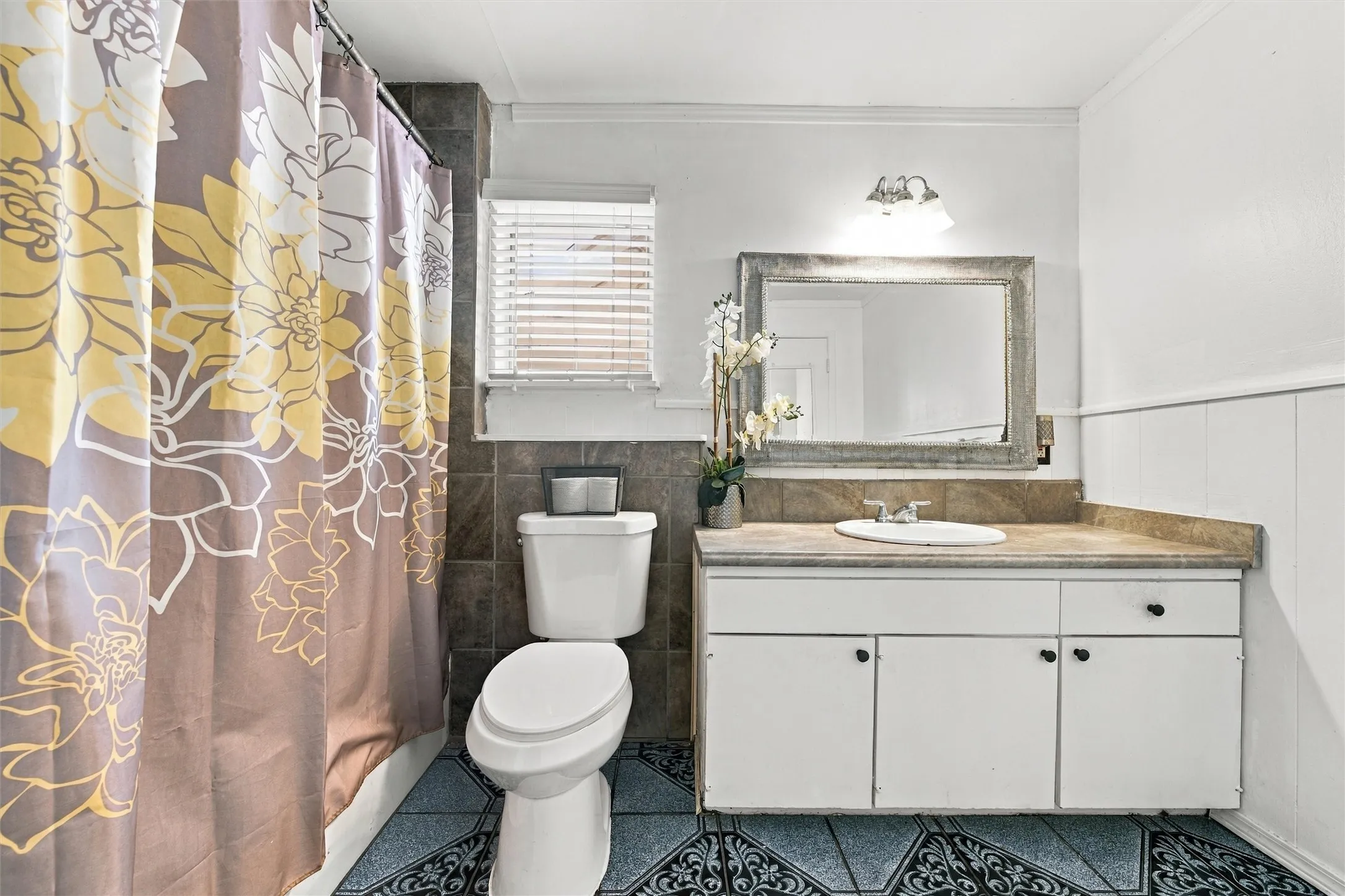 Single Family Residence For Sale in Mc Lennan County , 600 N 60th Street, Waco, Texas 76710, 3 Bedroom, 2 Bathroom, 2 Garage spaces, 1,974 Sqft, built in 1964, mls#21384979, Real Estate Agent in Waco, Homes For Sale in Mc Lennan county, Homes For Sale in Waco, Realtor in Waco Texas, Real Estate Brokerage Independent Realty Texas, Luminita Cordes Realtor