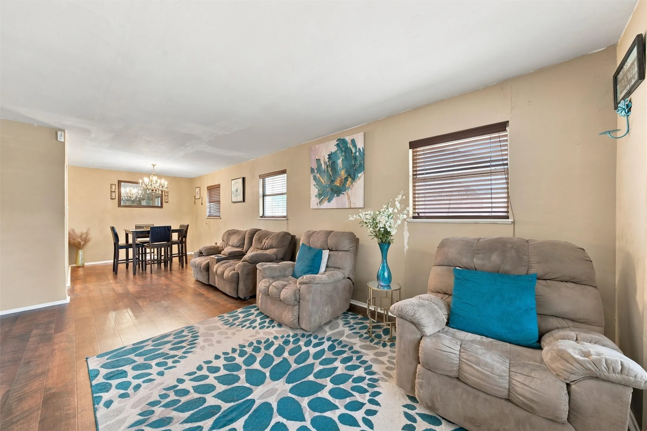 Single Family Residence For Sale in Mc Lennan County , 600 N 60th Street, Waco, Texas 76710, 3 Bedroom, 2 Bathroom, 2 Garage spaces, 1,974 Sqft, built in 1964, mls#21384979, Real Estate Agent in Waco, Homes For Sale in Mc Lennan county, Homes For Sale in Waco, Realtor in Waco Texas, Real Estate Brokerage Independent Realty Texas, Luminita Cordes Realtor