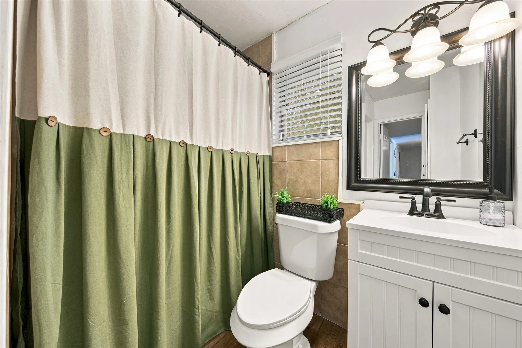 Single Family Residence For Sale in Mc Lennan County , 600 N 60th Street, Waco, Texas 76710, 3 Bedroom, 2 Bathroom, 2 Garage spaces, 1,974 Sqft, built in 1964, mls#21384979, Real Estate Agent in Waco, Homes For Sale in Mc Lennan county, Homes For Sale in Waco, Realtor in Waco Texas, Real Estate Brokerage Independent Realty Texas, Luminita Cordes Realtor