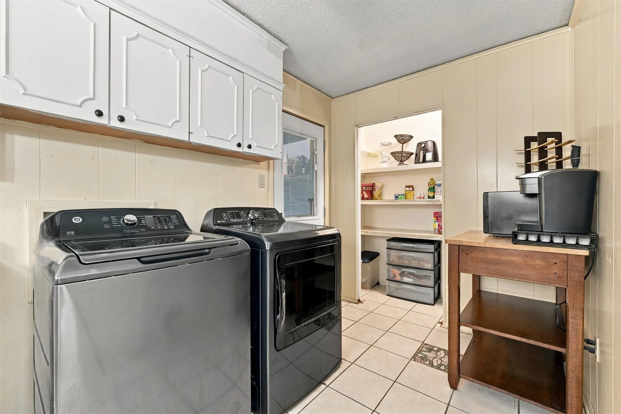 Single Family Residence For Sale in Mc Lennan County , 600 N 60th Street, Waco, Texas 76710, 3 Bedroom, 2 Bathroom, 2 Garage spaces, 1,974 Sqft, built in 1964, mls#21384979, Real Estate Agent in Waco, Homes For Sale in Mc Lennan county, Homes For Sale in Waco, Realtor in Waco Texas, Real Estate Brokerage Independent Realty Texas, Luminita Cordes Realtor