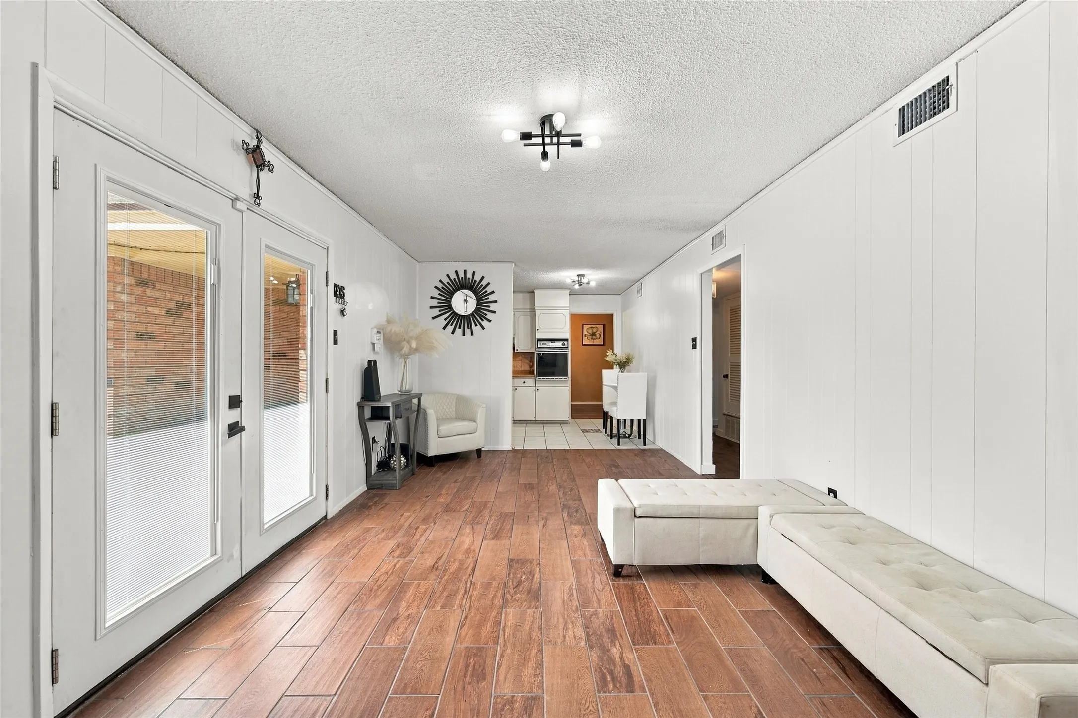 Single Family Residence For Sale in Mc Lennan County , 600 N 60th Street, Waco, Texas 76710, 3 Bedroom, 2 Bathroom, 2 Garage spaces, 1,974 Sqft, built in 1964, mls#21384979, Real Estate Agent in Waco, Homes For Sale in Mc Lennan county, Homes For Sale in Waco, Realtor in Waco Texas, Real Estate Brokerage Independent Realty Texas, Luminita Cordes Realtor