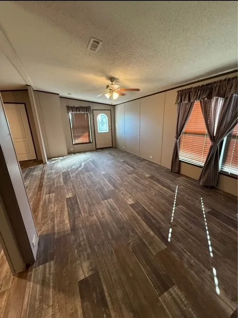 Unfurnished living room