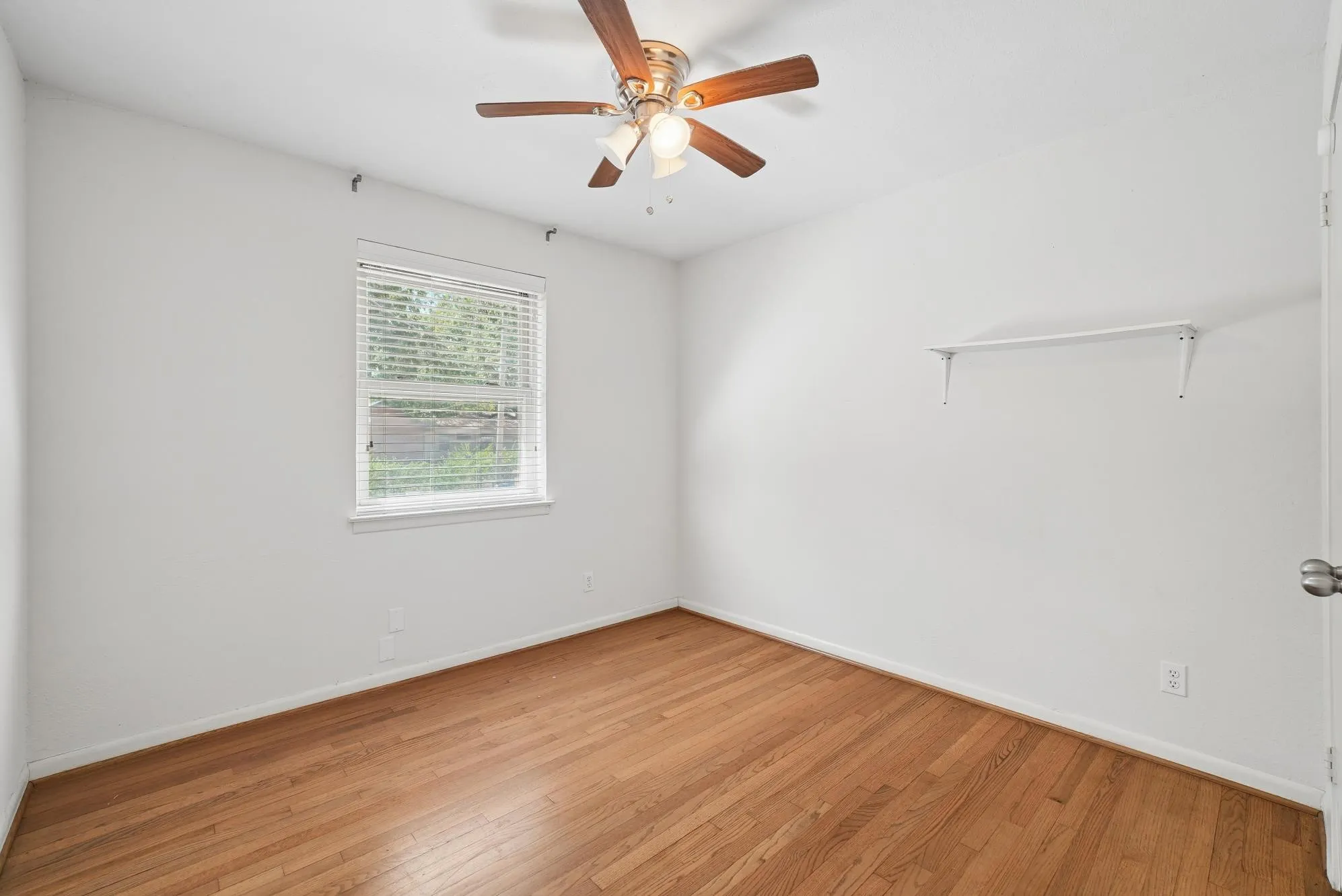 Single Family Residence For Sale in Dallas County , 2604 Globe Avenue, Dallas, Texas 75228, 3 Bedroom, 2 Bathroom, 1 Garage spaces, 1,282 Sqft, built in 1958, mls#21386134, Real Estate Agent in Dallas, Homes For Sale in Dallas county, Homes For Sale in Dallas, Realtor in Dallas Texas, Real Estate Brokerage Independent Realty Texas, Luminita Cordes Realtor