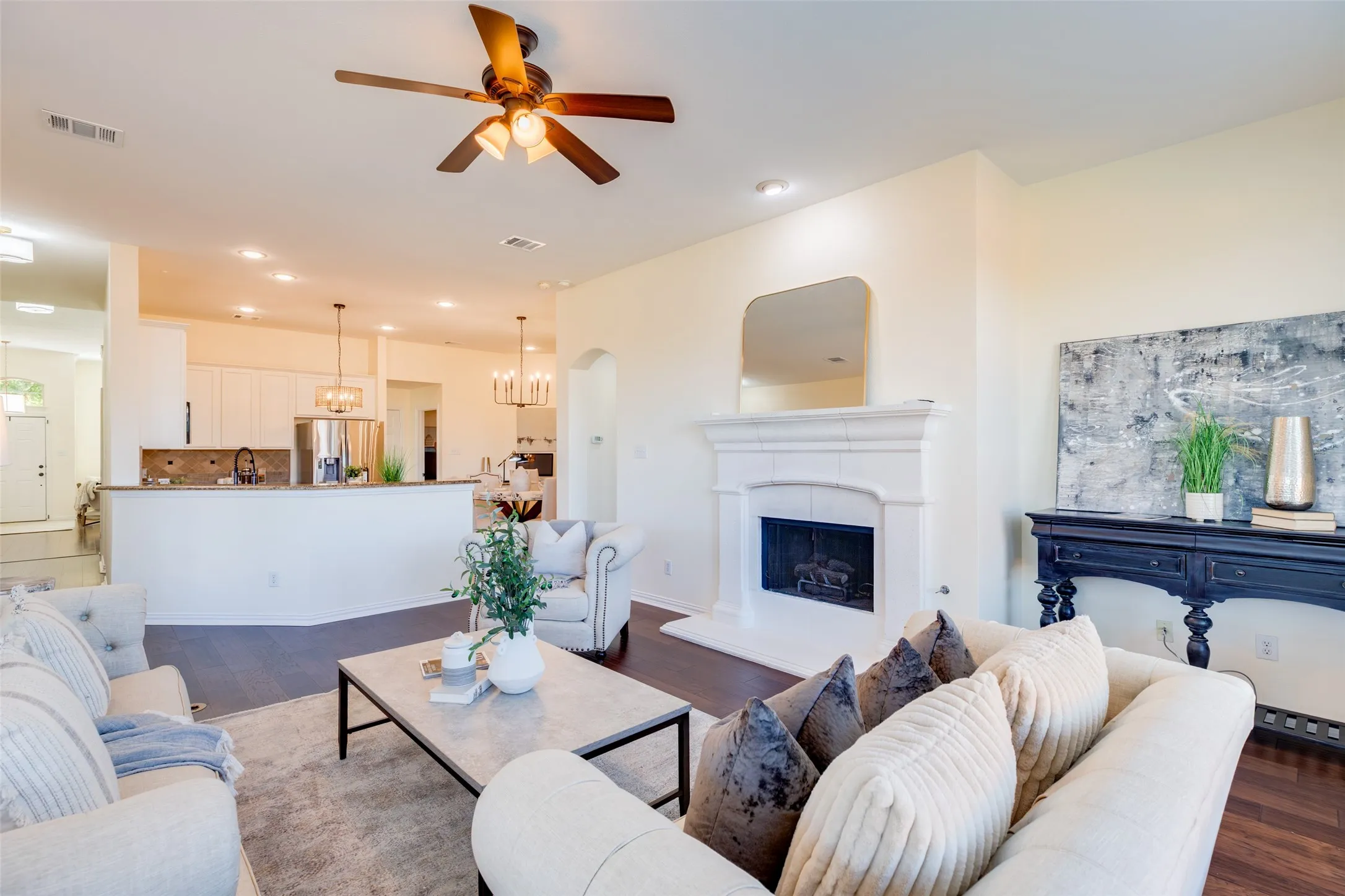 Single Family Residence For Sale in Collin County , 881 Sibyl Lane, Prosper, Texas 75078, 4 Bedroom, 2 Bathroom, 2 Garage spaces, 2,356 Sqft, built in 2004, mls#21385447, Real Estate Agent in Prosper, Homes For Sale in Collin county, Homes For Sale in Prosper, Realtor in Prosper Texas, Real Estate Brokerage Independent Realty Texas, Luminita Cordes Realtor