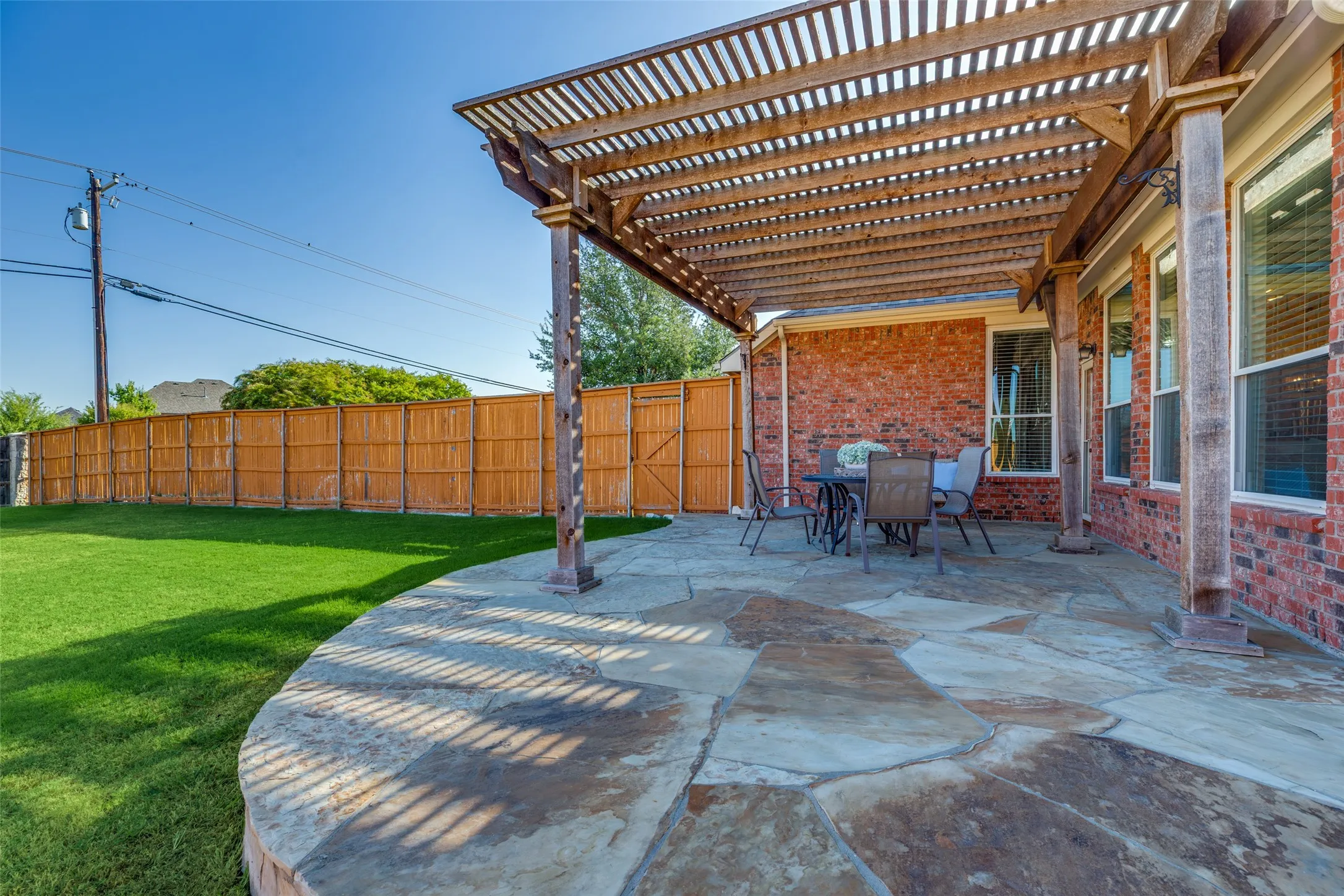 Single Family Residence For Sale in Collin County , 881 Sibyl Lane, Prosper, Texas 75078, 4 Bedroom, 2 Bathroom, 2 Garage spaces, 2,356 Sqft, built in 2004, mls#21385447, Real Estate Agent in Prosper, Homes For Sale in Collin county, Homes For Sale in Prosper, Realtor in Prosper Texas, Real Estate Brokerage Independent Realty Texas, Luminita Cordes Realtor