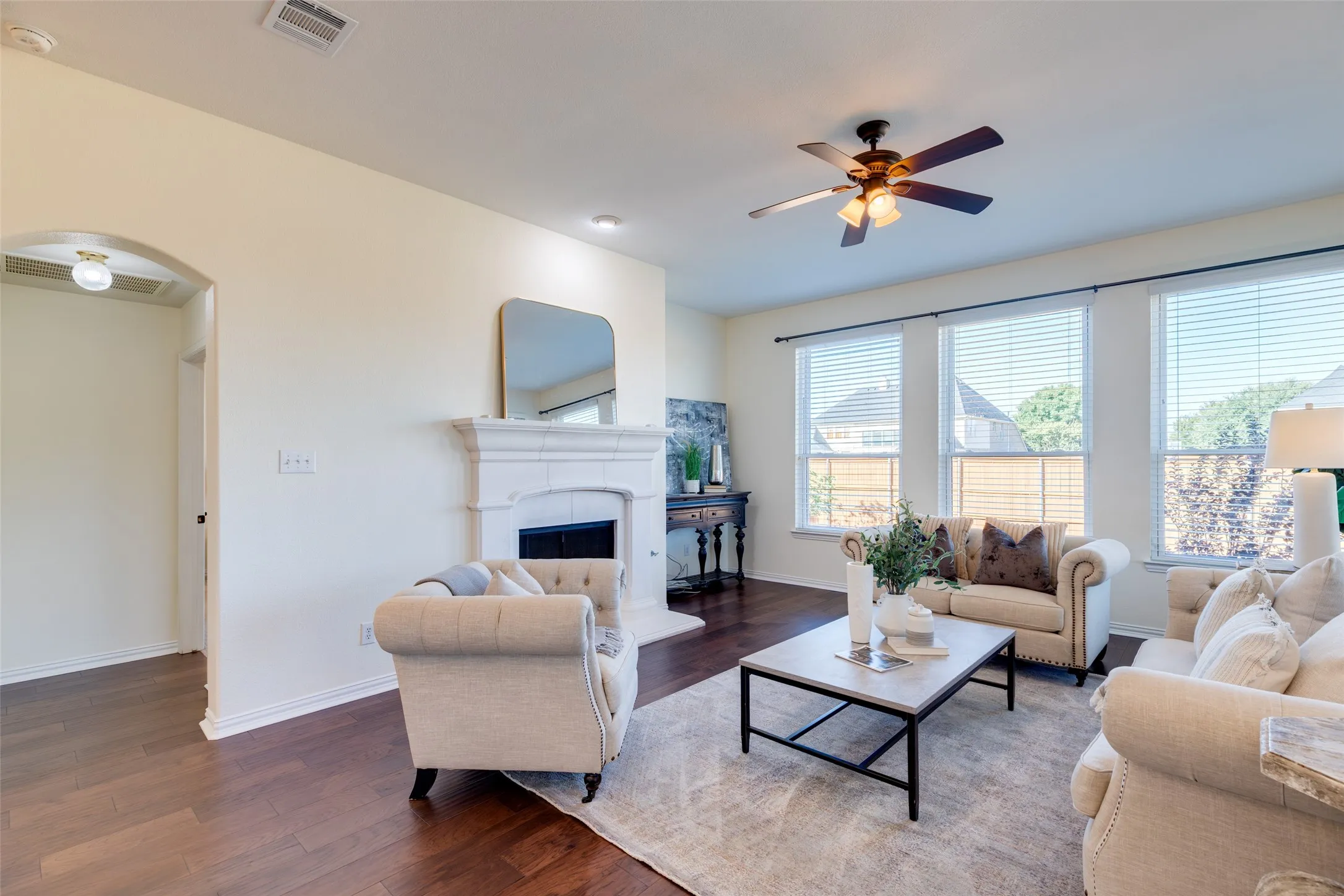Single Family Residence For Sale in Collin County , 881 Sibyl Lane, Prosper, Texas 75078, 4 Bedroom, 2 Bathroom, 2 Garage spaces, 2,356 Sqft, built in 2004, mls#21385447, Real Estate Agent in Prosper, Homes For Sale in Collin county, Homes For Sale in Prosper, Realtor in Prosper Texas, Real Estate Brokerage Independent Realty Texas, Luminita Cordes Realtor