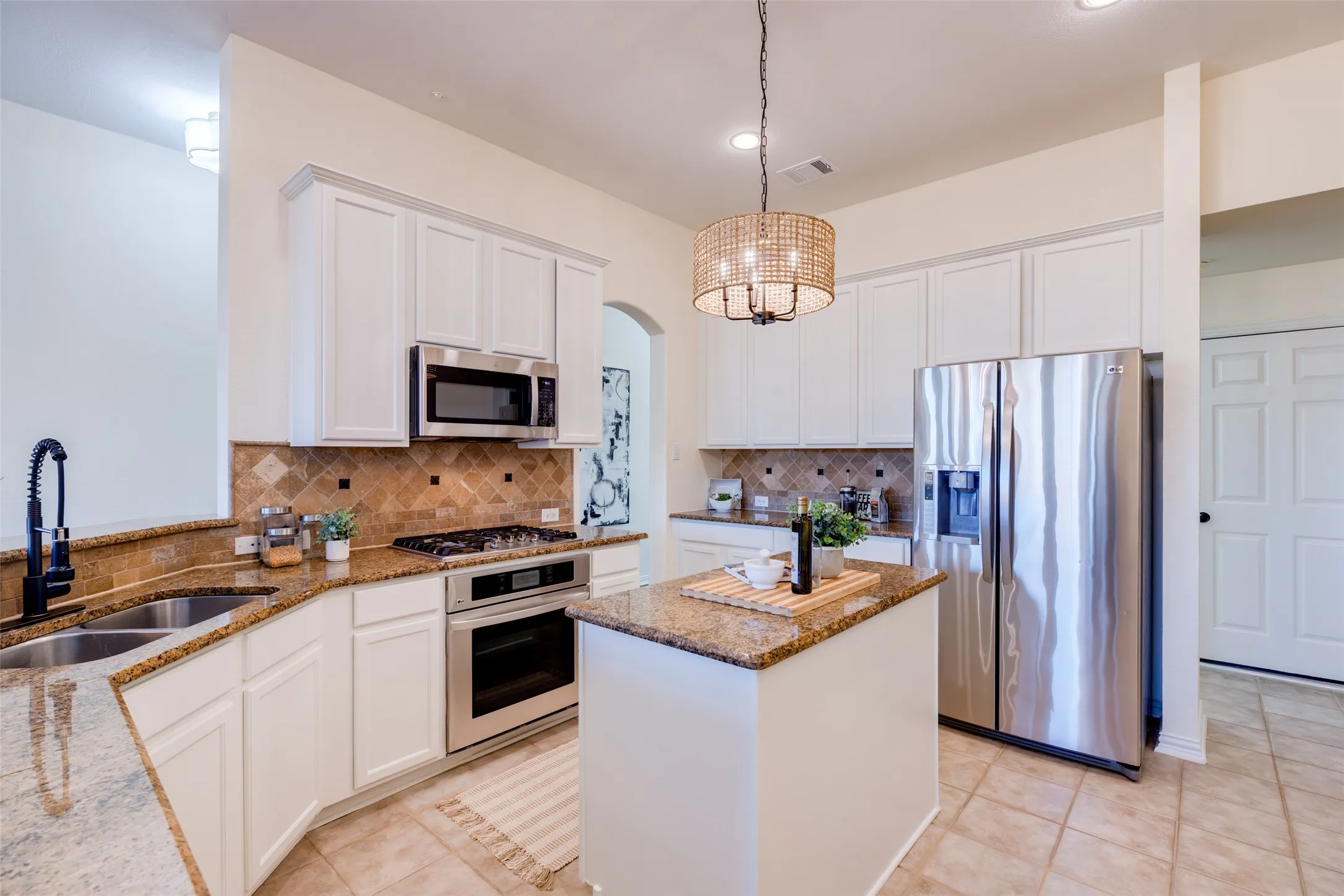 Single Family Residence For Sale in Collin County , 881 Sibyl Lane, Prosper, Texas 75078, 4 Bedroom, 2 Bathroom, 2 Garage spaces, 2,356 Sqft, built in 2004, mls#21385447, Real Estate Agent in Prosper, Homes For Sale in Collin county, Homes For Sale in Prosper, Realtor in Prosper Texas, Real Estate Brokerage Independent Realty Texas, Luminita Cordes Realtor