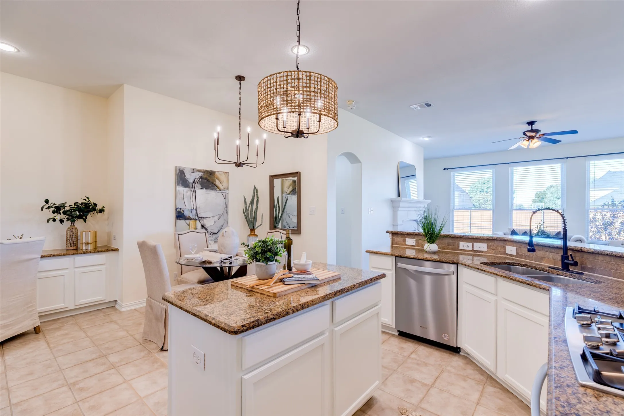 Single Family Residence For Sale in Collin County , 881 Sibyl Lane, Prosper, Texas 75078, 4 Bedroom, 2 Bathroom, 2 Garage spaces, 2,356 Sqft, built in 2004, mls#21385447, Real Estate Agent in Prosper, Homes For Sale in Collin county, Homes For Sale in Prosper, Realtor in Prosper Texas, Real Estate Brokerage Independent Realty Texas, Luminita Cordes Realtor