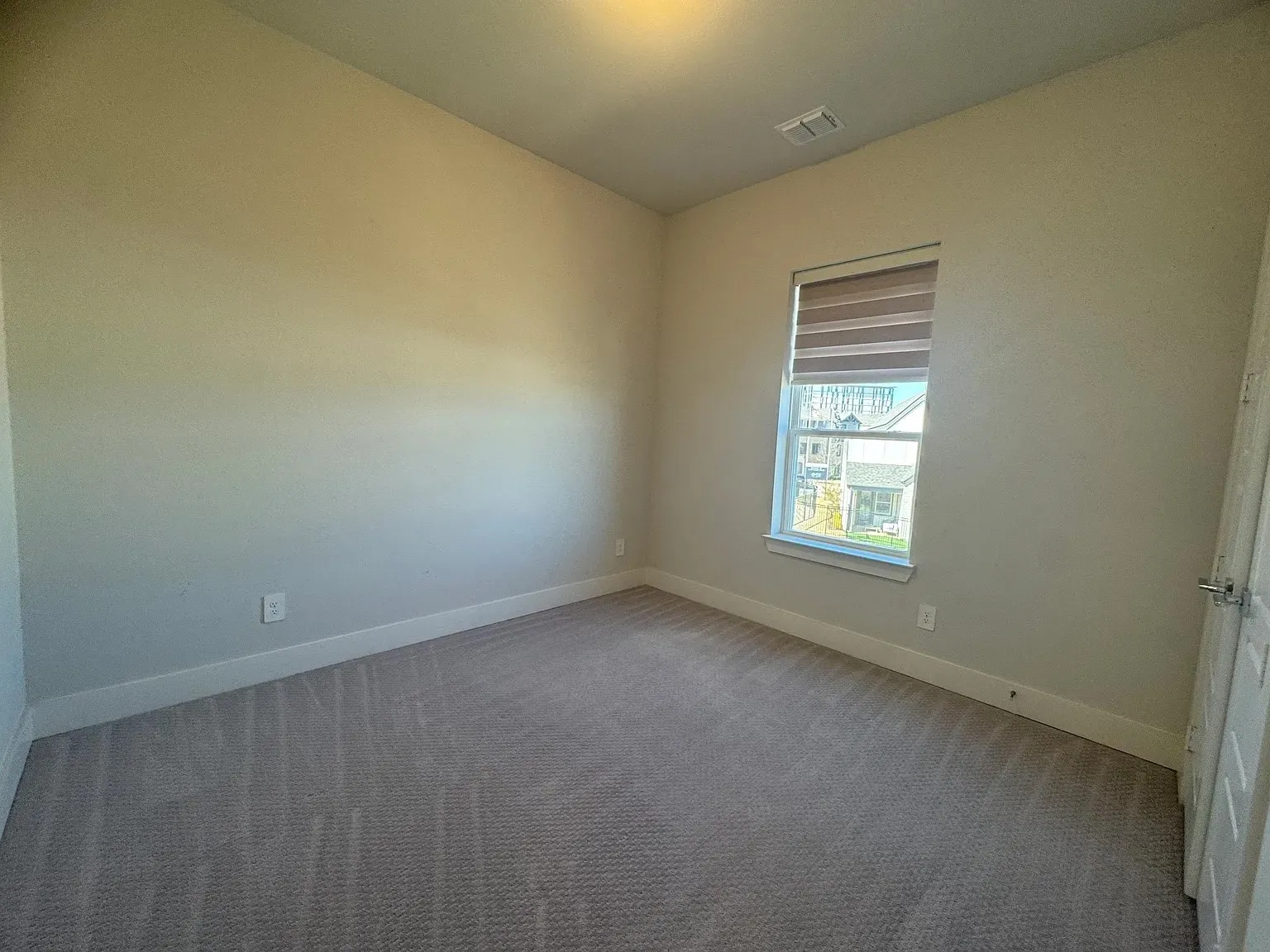 Single Family Residence For Rent in Dallas County , 8207 Nunley Lane, Dallas, Texas 75231, 3 Bedroom, 3 Bathroom, 2 Garage spaces, 1,882 Sqft, built in 2021, mls#21387699, Real Estate Agent in Dallas, Homes For Rent in Dallas county, Homes For Rent in Dallas, Realtor in Dallas Texas, Real Estate Brokerage Independent Realty Texas, Luminita Cordes Realtor