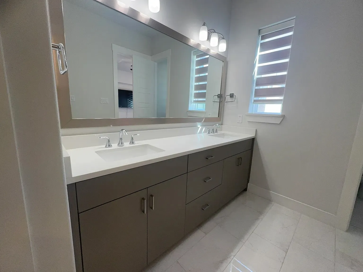 Single Family Residence For Rent in Dallas County , 8207 Nunley Lane, Dallas, Texas 75231, 3 Bedroom, 3 Bathroom, 2 Garage spaces, 1,882 Sqft, built in 2021, mls#21387699, Real Estate Agent in Dallas, Homes For Rent in Dallas county, Homes For Rent in Dallas, Realtor in Dallas Texas, Real Estate Brokerage Independent Realty Texas, Luminita Cordes Realtor