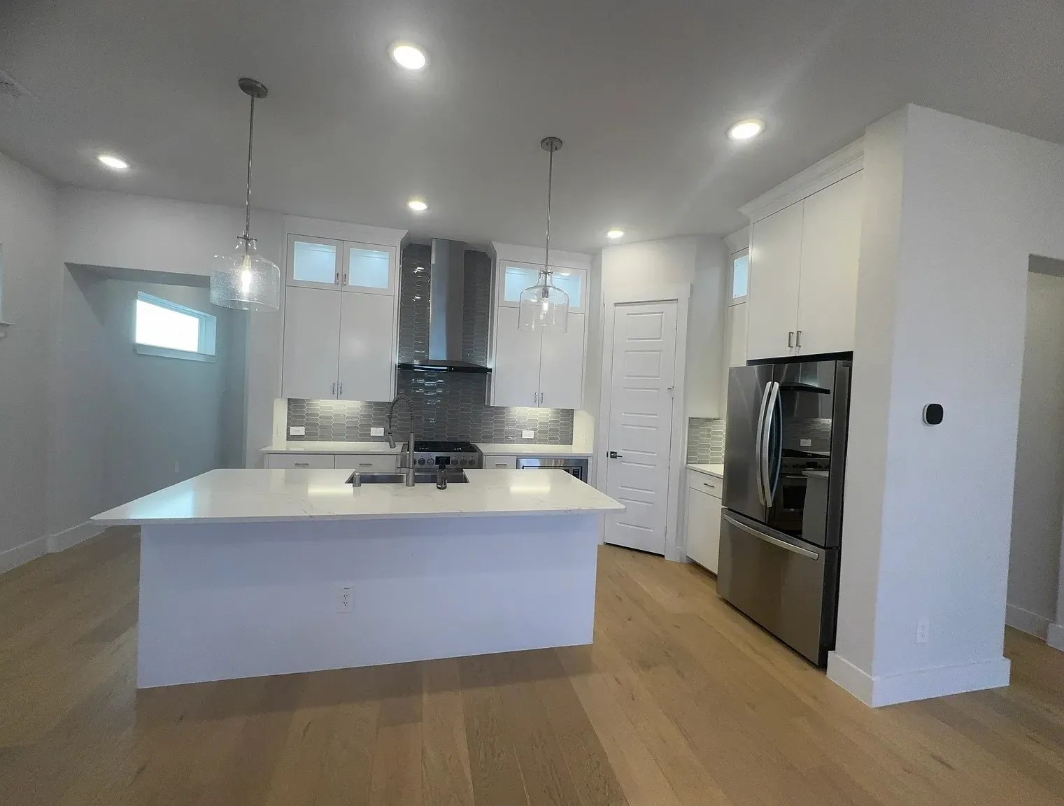 Single Family Residence For Rent in Dallas County , 8207 Nunley Lane, Dallas, Texas 75231, 3 Bedroom, 3 Bathroom, 2 Garage spaces, 1,882 Sqft, built in 2021, mls#21387699, Real Estate Agent in Dallas, Homes For Rent in Dallas county, Homes For Rent in Dallas, Realtor in Dallas Texas, Real Estate Brokerage Independent Realty Texas, Luminita Cordes Realtor