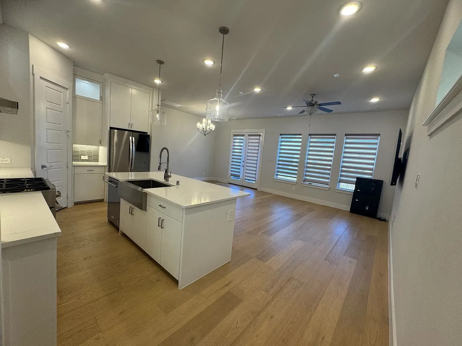 Single Family Residence For Rent in Dallas County , 8207 Nunley Lane, Dallas, Texas 75231, 3 Bedroom, 3 Bathroom, 2 Garage spaces, 1,882 Sqft, built in 2021, mls#21387699, Real Estate Agent in Dallas, Homes For Rent in Dallas county, Homes For Rent in Dallas, Realtor in Dallas Texas, Real Estate Brokerage Independent Realty Texas, Luminita Cordes Realtor