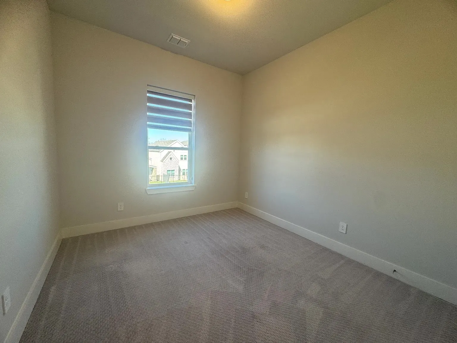 Single Family Residence For Rent in Dallas County , 8207 Nunley Lane, Dallas, Texas 75231, 3 Bedroom, 3 Bathroom, 2 Garage spaces, 1,882 Sqft, built in 2021, mls#21387699, Real Estate Agent in Dallas, Homes For Rent in Dallas county, Homes For Rent in Dallas, Realtor in Dallas Texas, Real Estate Brokerage Independent Realty Texas, Luminita Cordes Realtor