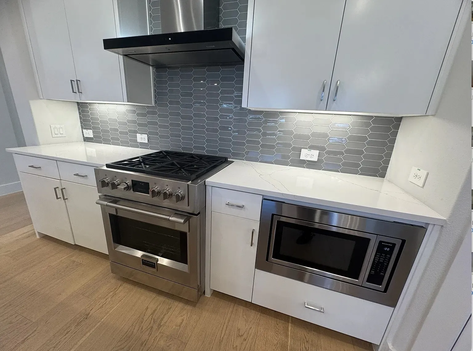 Single Family Residence For Rent in Dallas County , 8207 Nunley Lane, Dallas, Texas 75231, 3 Bedroom, 3 Bathroom, 2 Garage spaces, 1,882 Sqft, built in 2021, mls#21387699, Real Estate Agent in Dallas, Homes For Rent in Dallas county, Homes For Rent in Dallas, Realtor in Dallas Texas, Real Estate Brokerage Independent Realty Texas, Luminita Cordes Realtor