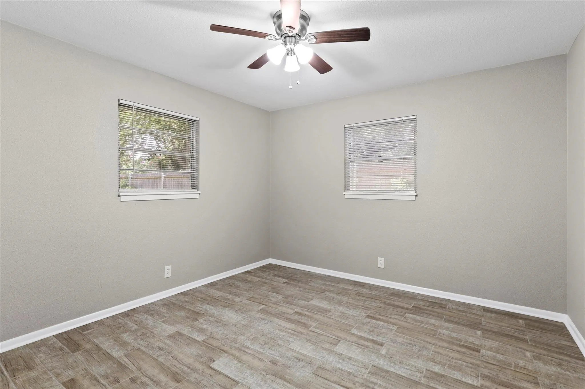 Single Family Residence For Rent in Tarrant County , 7425 S College Circle, North Richland Hills, Texas 76180, 3 Bedroom, 2 Bathroom, 2 Garage spaces, 1,358 Sqft, built in 1960, mls#21387681, Real Estate Agent in North Richland Hills, Homes For Rent in Tarrant county, Homes For Rent in North Richland Hills, Realtor in North Richland Hills Texas, Real Estate Brokerage Independent Realty Texas, Luminita Cordes Realtor