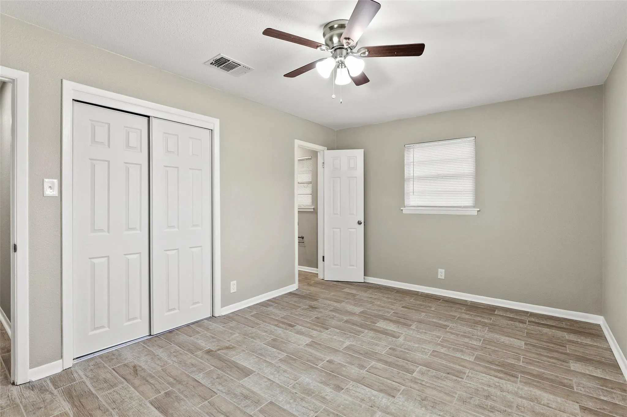 Single Family Residence For Rent in Tarrant County , 7425 S College Circle, North Richland Hills, Texas 76180, 3 Bedroom, 2 Bathroom, 2 Garage spaces, 1,358 Sqft, built in 1960, mls#21387681, Real Estate Agent in North Richland Hills, Homes For Rent in Tarrant county, Homes For Rent in North Richland Hills, Realtor in North Richland Hills Texas, Real Estate Brokerage Independent Realty Texas, Luminita Cordes Realtor